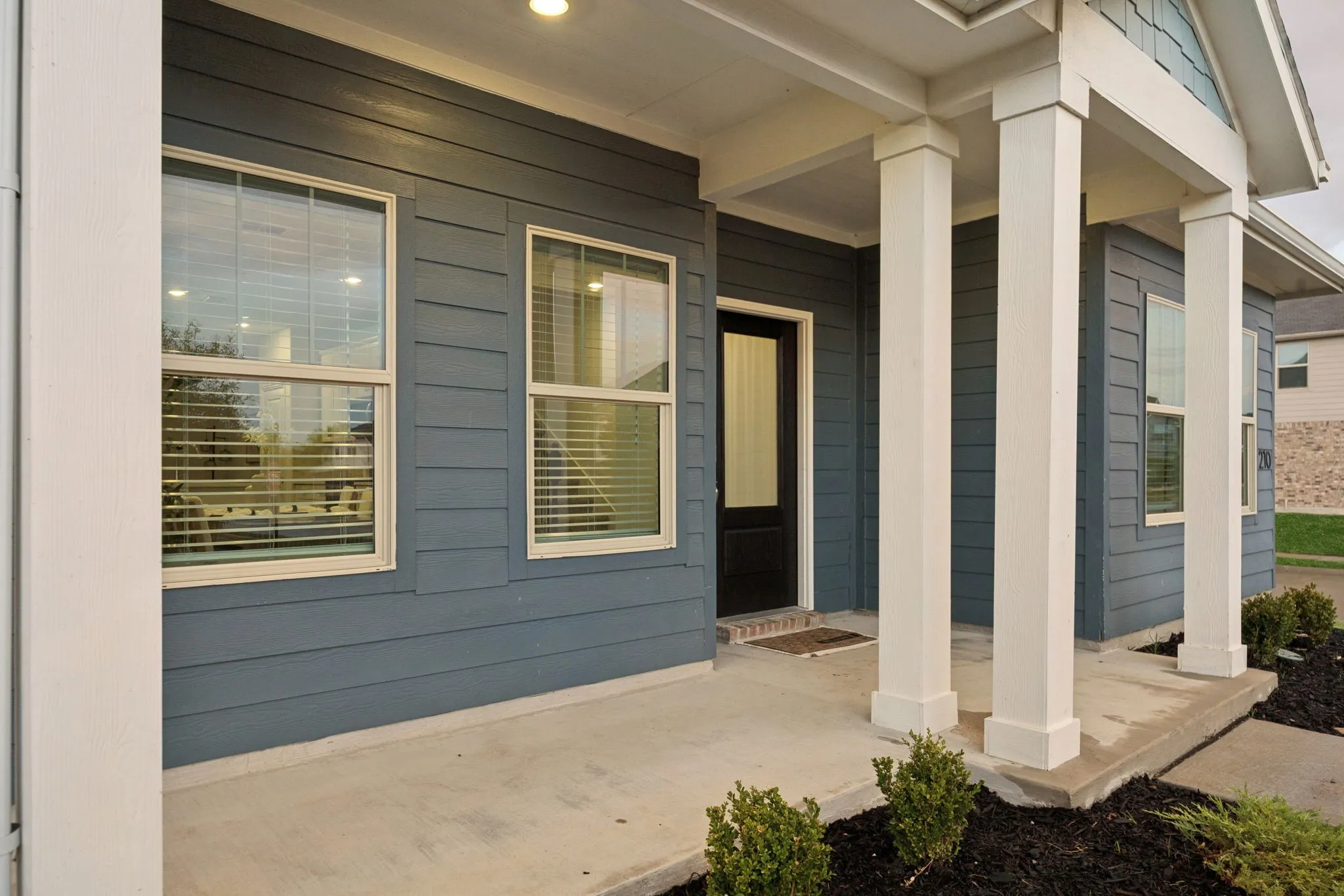 Single Family Residence For Sale in Collin County , 210 Monarch Way, Wylie, Texas 75098, 4 Bedroom, 3 Bathroom, 2 Garage spaces, 2,366 Sqft, built in 2023, mls#21385265, Real Estate Agent in Wylie, Homes For Sale in Collin county, Homes For Sale in Wylie, Realtor in Wylie Texas, Real Estate Brokerage Independent Realty Texas, Luminita Cordes Realtor