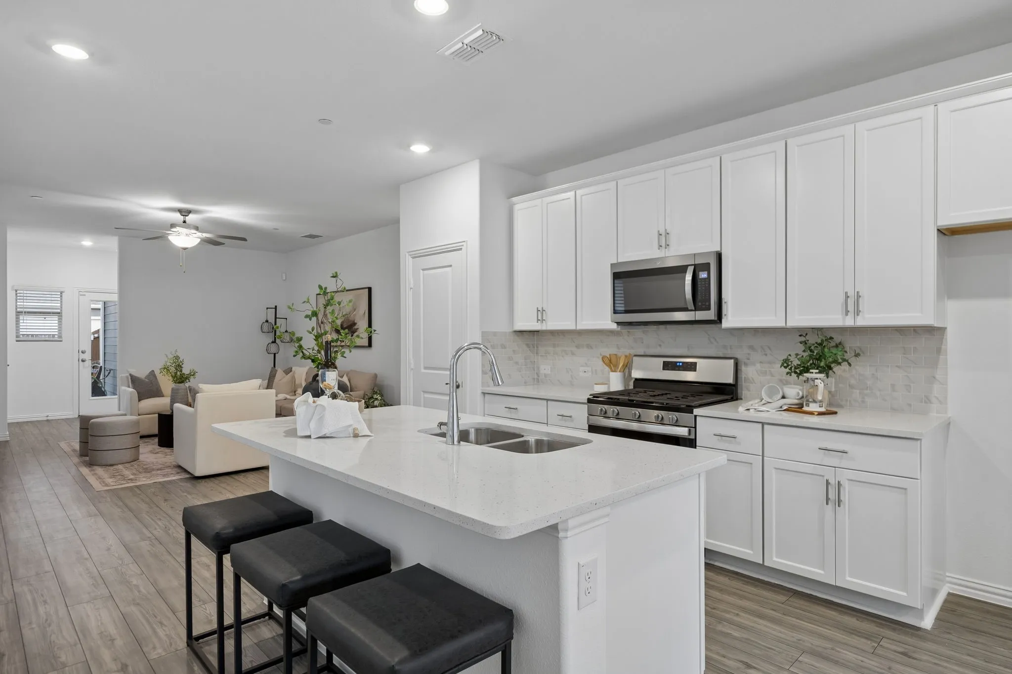 Single Family Residence For Sale in Collin County , 210 Monarch Way, Wylie, Texas 75098, 4 Bedroom, 3 Bathroom, 2 Garage spaces, 2,366 Sqft, built in 2023, mls#21385265, Real Estate Agent in Wylie, Homes For Sale in Collin county, Homes For Sale in Wylie, Realtor in Wylie Texas, Real Estate Brokerage Independent Realty Texas, Luminita Cordes Realtor