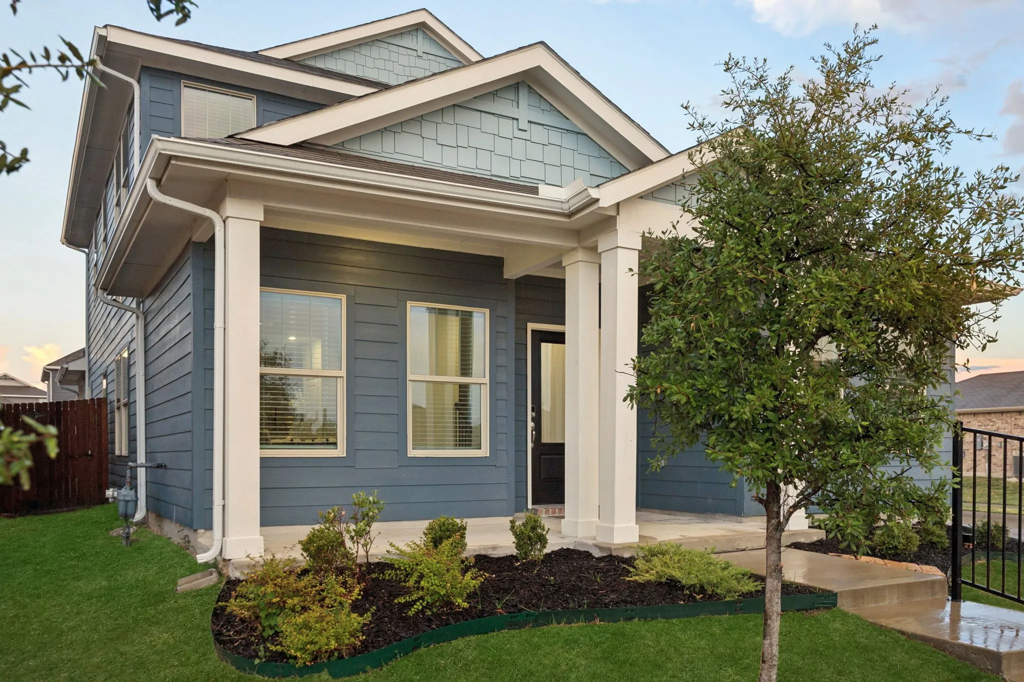 Single Family Residence For Sale in Collin County , 210 Monarch Way, Wylie, Texas 75098, 4 Bedroom, 3 Bathroom, 2 Garage spaces, 2,366 Sqft, built in 2023, mls#21385265, Real Estate Agent in Wylie, Homes For Sale in Collin county, Homes For Sale in Wylie, Realtor in Wylie Texas, Real Estate Brokerage Independent Realty Texas, Luminita Cordes Realtor