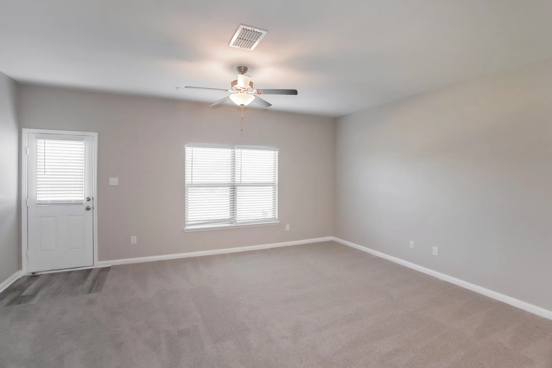 Single Family Residence For Rent in Wise County , 112 Barbwire Way, Newark, Texas 76071, 5 Bedroom, 3 Bathroom, 2 Garage spaces, 2,701 Sqft, built in 2020, mls#21392715, Real Estate Agent in Newark, Homes For Rent in Wise county, Homes For Rent in Newark, Realtor in Newark Texas, Real Estate Brokerage Independent Realty Texas, Luminita Cordes Realtor
