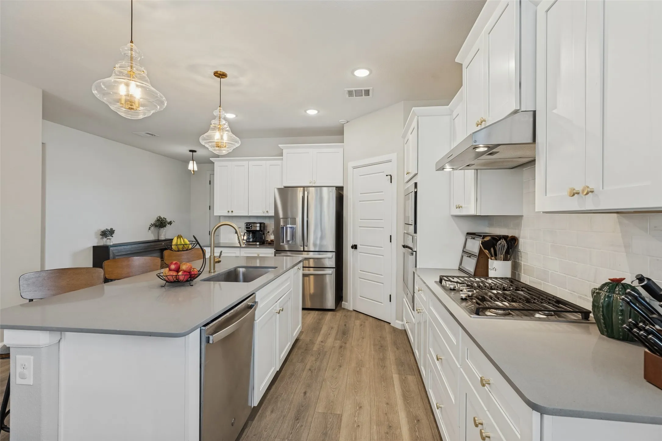 Single Family Residence For Sale in Grayson County , 501 Williams Way, Van Alstyne, Texas 75495, 5 Bedroom, 3 Bathroom, 3 Garage spaces, 3,033 Sqft, built in 2021, mls#21389783, Real Estate Agent in Van Alstyne, Homes For Sale in Grayson county, Homes For Sale in Van Alstyne, Realtor in Van Alstyne Texas, Real Estate Brokerage Independent Realty Texas, Luminita Cordes Realtor
