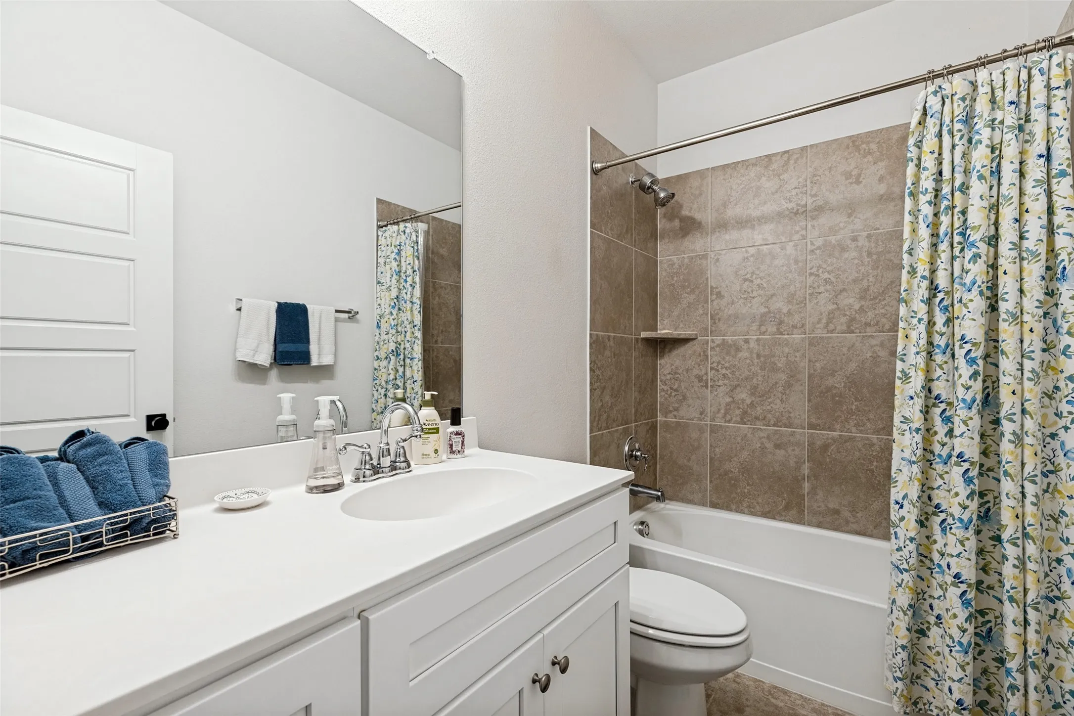 Single Family Residence For Sale in Grayson County , 501 Williams Way, Van Alstyne, Texas 75495, 5 Bedroom, 3 Bathroom, 3 Garage spaces, 3,033 Sqft, built in 2021, mls#21389783, Real Estate Agent in Van Alstyne, Homes For Sale in Grayson county, Homes For Sale in Van Alstyne, Realtor in Van Alstyne Texas, Real Estate Brokerage Independent Realty Texas, Luminita Cordes Realtor