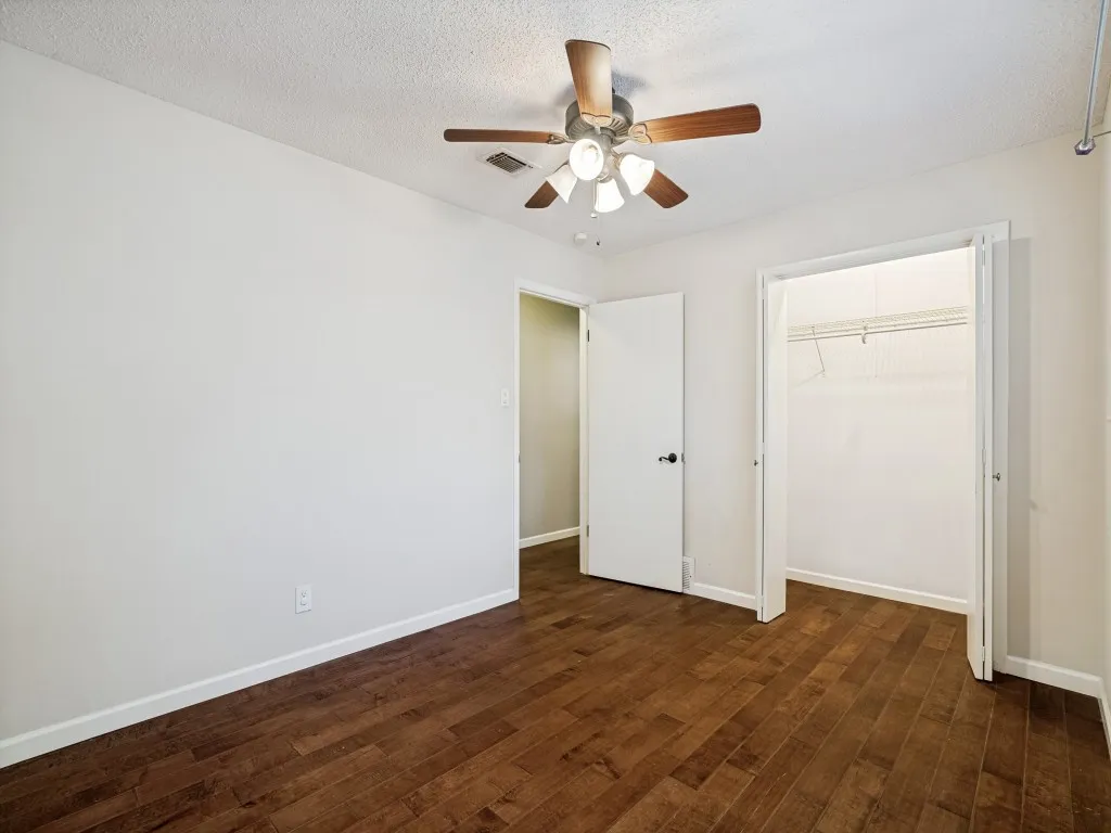 Single Family Residence For Sale in Tarrant County , 3513 Wren Avenue, Fort Worth, Texas 76133, 4 Bedroom, 2 Bathroom, 2 Garage spaces, 2,239 Sqft, built in 1965, mls#21382214, Real Estate Agent in Fort Worth, Homes For Sale in Tarrant county, Homes For Sale in Fort Worth, Realtor in Fort Worth Texas, Real Estate Brokerage Independent Realty Texas, Luminita Cordes Realtor