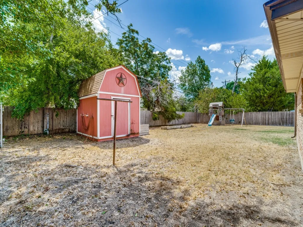 Single Family Residence For Sale in Tarrant County , 3513 Wren Avenue, Fort Worth, Texas 76133, 4 Bedroom, 2 Bathroom, 2 Garage spaces, 2,239 Sqft, built in 1965, mls#21382214, Real Estate Agent in Fort Worth, Homes For Sale in Tarrant county, Homes For Sale in Fort Worth, Realtor in Fort Worth Texas, Real Estate Brokerage Independent Realty Texas, Luminita Cordes Realtor