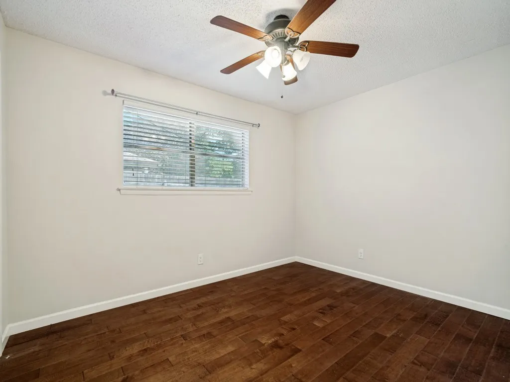 Single Family Residence For Sale in Tarrant County , 3513 Wren Avenue, Fort Worth, Texas 76133, 4 Bedroom, 2 Bathroom, 2 Garage spaces, 2,239 Sqft, built in 1965, mls#21382214, Real Estate Agent in Fort Worth, Homes For Sale in Tarrant county, Homes For Sale in Fort Worth, Realtor in Fort Worth Texas, Real Estate Brokerage Independent Realty Texas, Luminita Cordes Realtor