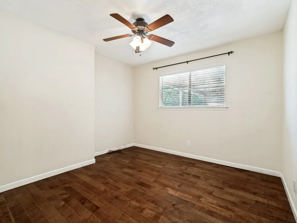 Single Family Residence For Sale in Tarrant County , 3513 Wren Avenue, Fort Worth, Texas 76133, 4 Bedroom, 2 Bathroom, 2 Garage spaces, 2,239 Sqft, built in 1965, mls#21382214, Real Estate Agent in Fort Worth, Homes For Sale in Tarrant county, Homes For Sale in Fort Worth, Realtor in Fort Worth Texas, Real Estate Brokerage Independent Realty Texas, Luminita Cordes Realtor