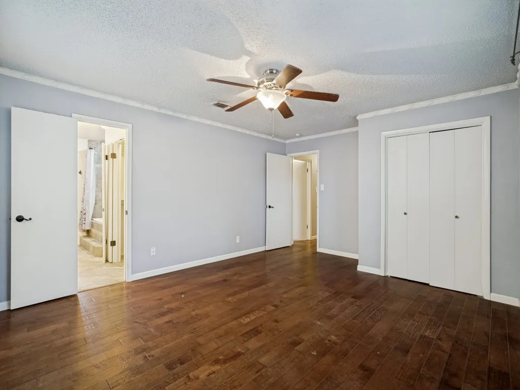 Single Family Residence For Sale in Tarrant County , 3513 Wren Avenue, Fort Worth, Texas 76133, 4 Bedroom, 2 Bathroom, 2 Garage spaces, 2,239 Sqft, built in 1965, mls#21382214, Real Estate Agent in Fort Worth, Homes For Sale in Tarrant county, Homes For Sale in Fort Worth, Realtor in Fort Worth Texas, Real Estate Brokerage Independent Realty Texas, Luminita Cordes Realtor