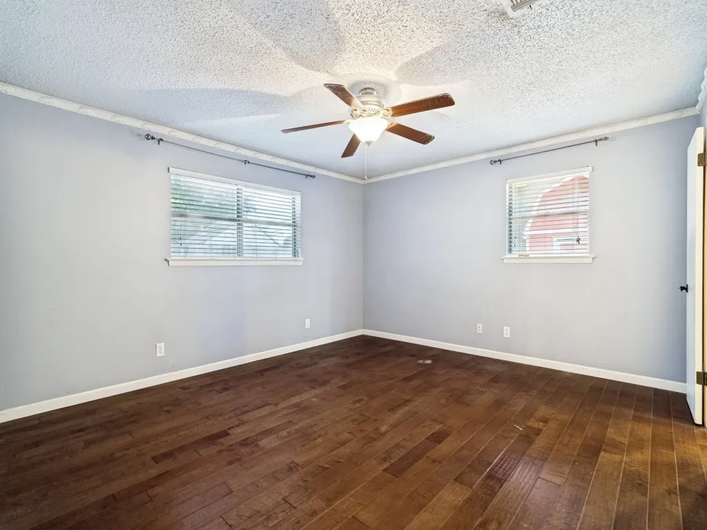 Single Family Residence For Sale in Tarrant County , 3513 Wren Avenue, Fort Worth, Texas 76133, 4 Bedroom, 2 Bathroom, 2 Garage spaces, 2,239 Sqft, built in 1965, mls#21382214, Real Estate Agent in Fort Worth, Homes For Sale in Tarrant county, Homes For Sale in Fort Worth, Realtor in Fort Worth Texas, Real Estate Brokerage Independent Realty Texas, Luminita Cordes Realtor