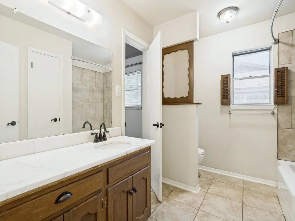 Single Family Residence For Sale in Tarrant County , 3513 Wren Avenue, Fort Worth, Texas 76133, 4 Bedroom, 2 Bathroom, 2 Garage spaces, 2,239 Sqft, built in 1965, mls#21382214, Real Estate Agent in Fort Worth, Homes For Sale in Tarrant county, Homes For Sale in Fort Worth, Realtor in Fort Worth Texas, Real Estate Brokerage Independent Realty Texas, Luminita Cordes Realtor