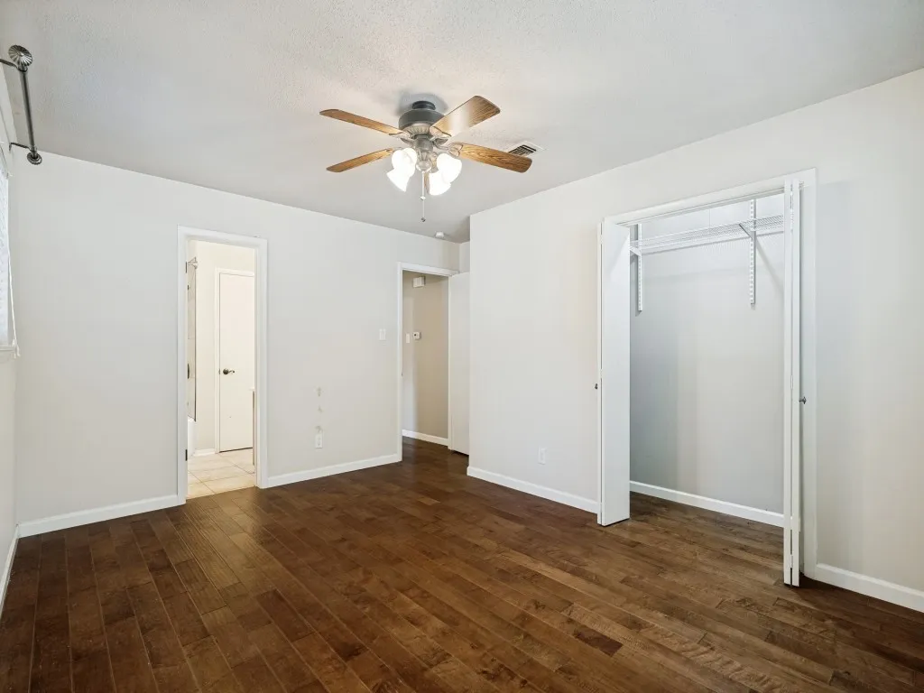 Single Family Residence For Sale in Tarrant County , 3513 Wren Avenue, Fort Worth, Texas 76133, 4 Bedroom, 2 Bathroom, 2 Garage spaces, 2,239 Sqft, built in 1965, mls#21382214, Real Estate Agent in Fort Worth, Homes For Sale in Tarrant county, Homes For Sale in Fort Worth, Realtor in Fort Worth Texas, Real Estate Brokerage Independent Realty Texas, Luminita Cordes Realtor