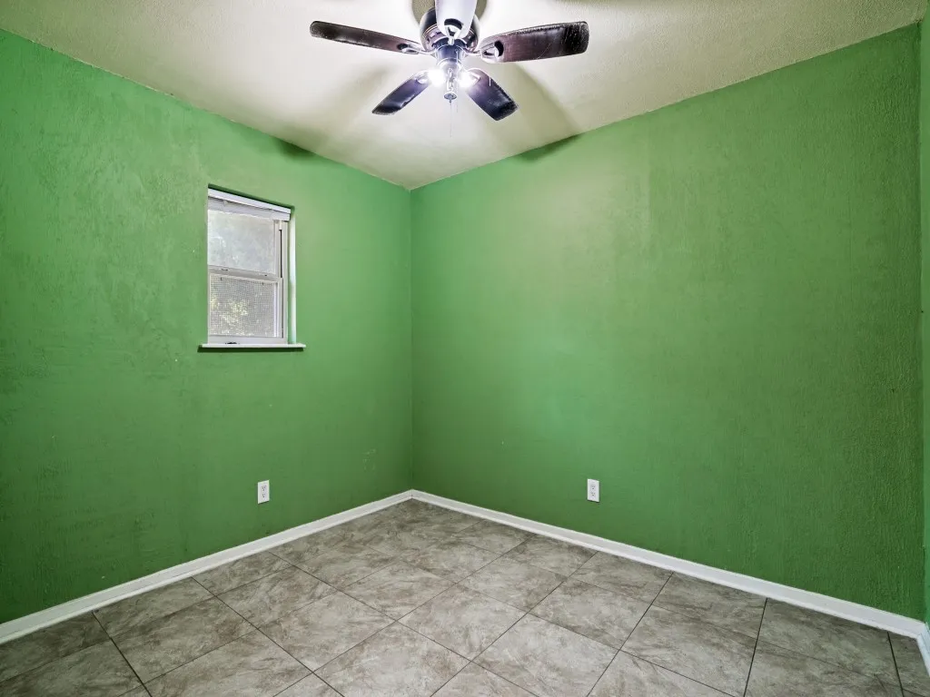 Single Family Residence For Sale in Tarrant County , 3513 Wren Avenue, Fort Worth, Texas 76133, 4 Bedroom, 2 Bathroom, 2 Garage spaces, 2,239 Sqft, built in 1965, mls#21382214, Real Estate Agent in Fort Worth, Homes For Sale in Tarrant county, Homes For Sale in Fort Worth, Realtor in Fort Worth Texas, Real Estate Brokerage Independent Realty Texas, Luminita Cordes Realtor