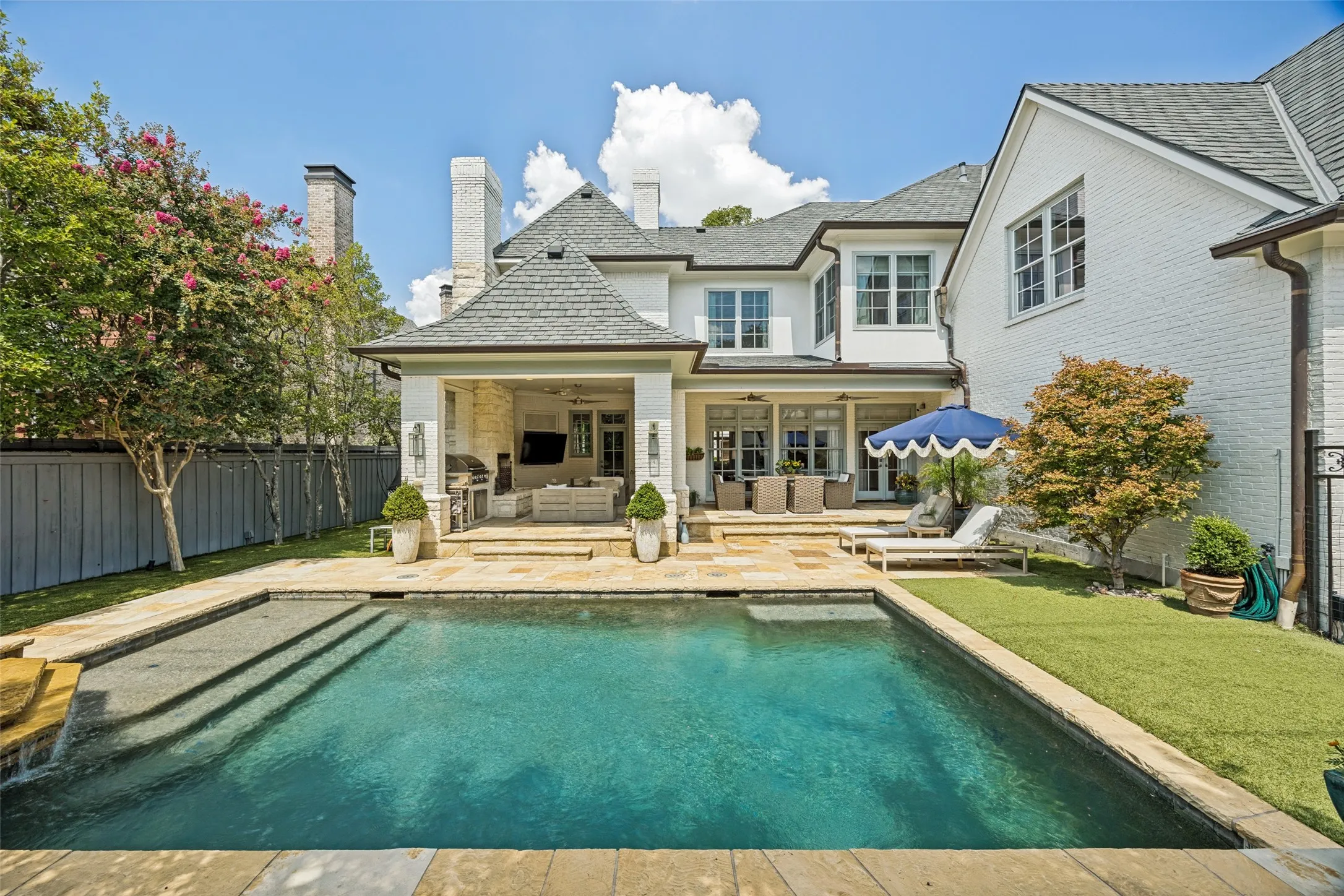 Single Family Residence For Rent in Dallas County , 2929 Stanford Avenue, University Park, Texas 75225, 5 Bedroom, 7 Bathroom, 2 Garage spaces, 5,987 Sqft, built in 1997, mls#21392299, Real Estate Agent in University Park, Homes For Rent in Dallas county, Homes For Rent in University Park, Realtor in University Park Texas, Real Estate Brokerage Independent Realty Texas, Luminita Cordes Realtor