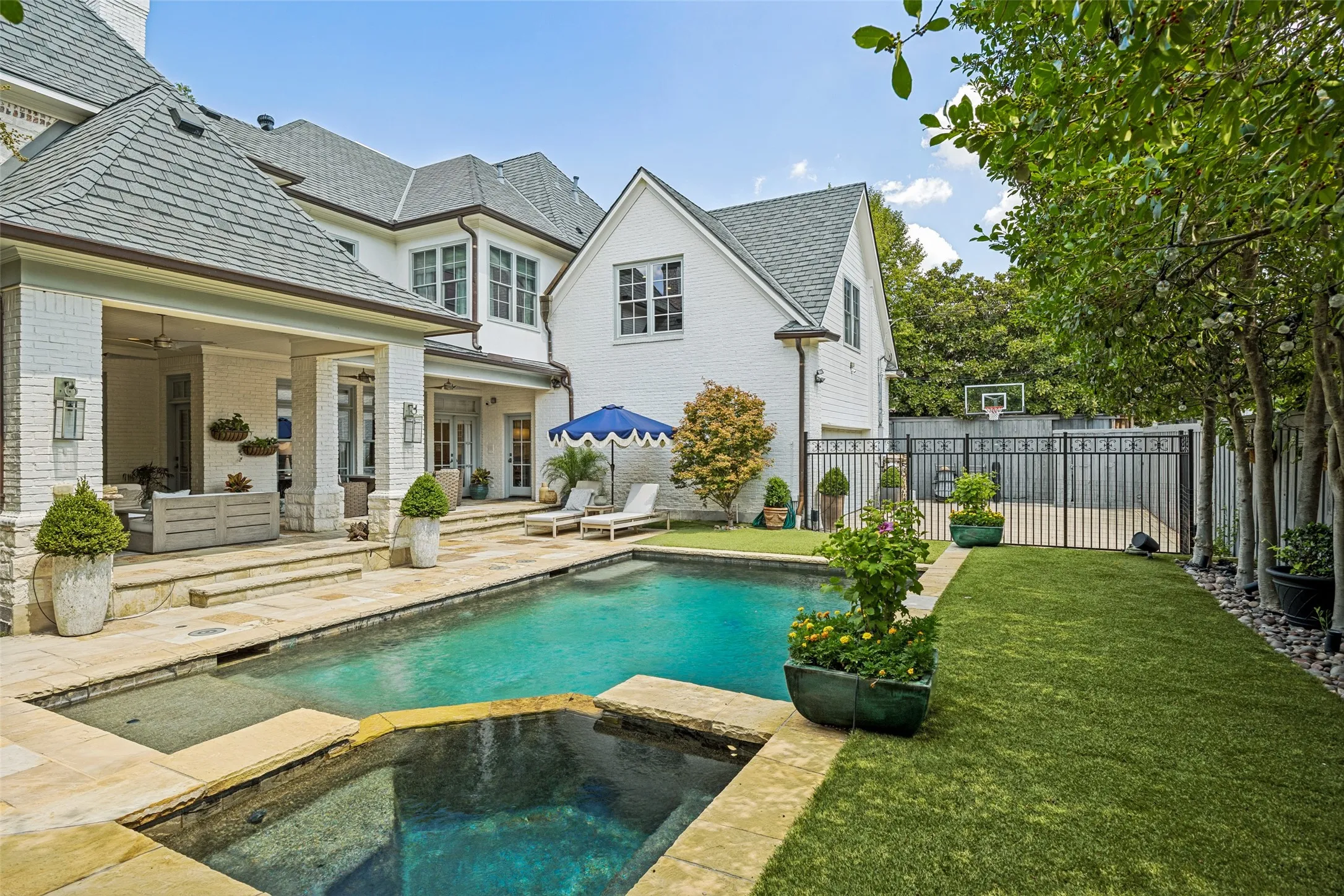 Single Family Residence For Rent in Dallas County , 2929 Stanford Avenue, University Park, Texas 75225, 5 Bedroom, 7 Bathroom, 2 Garage spaces, 5,987 Sqft, built in 1997, mls#21392299, Real Estate Agent in University Park, Homes For Rent in Dallas county, Homes For Rent in University Park, Realtor in University Park Texas, Real Estate Brokerage Independent Realty Texas, Luminita Cordes Realtor