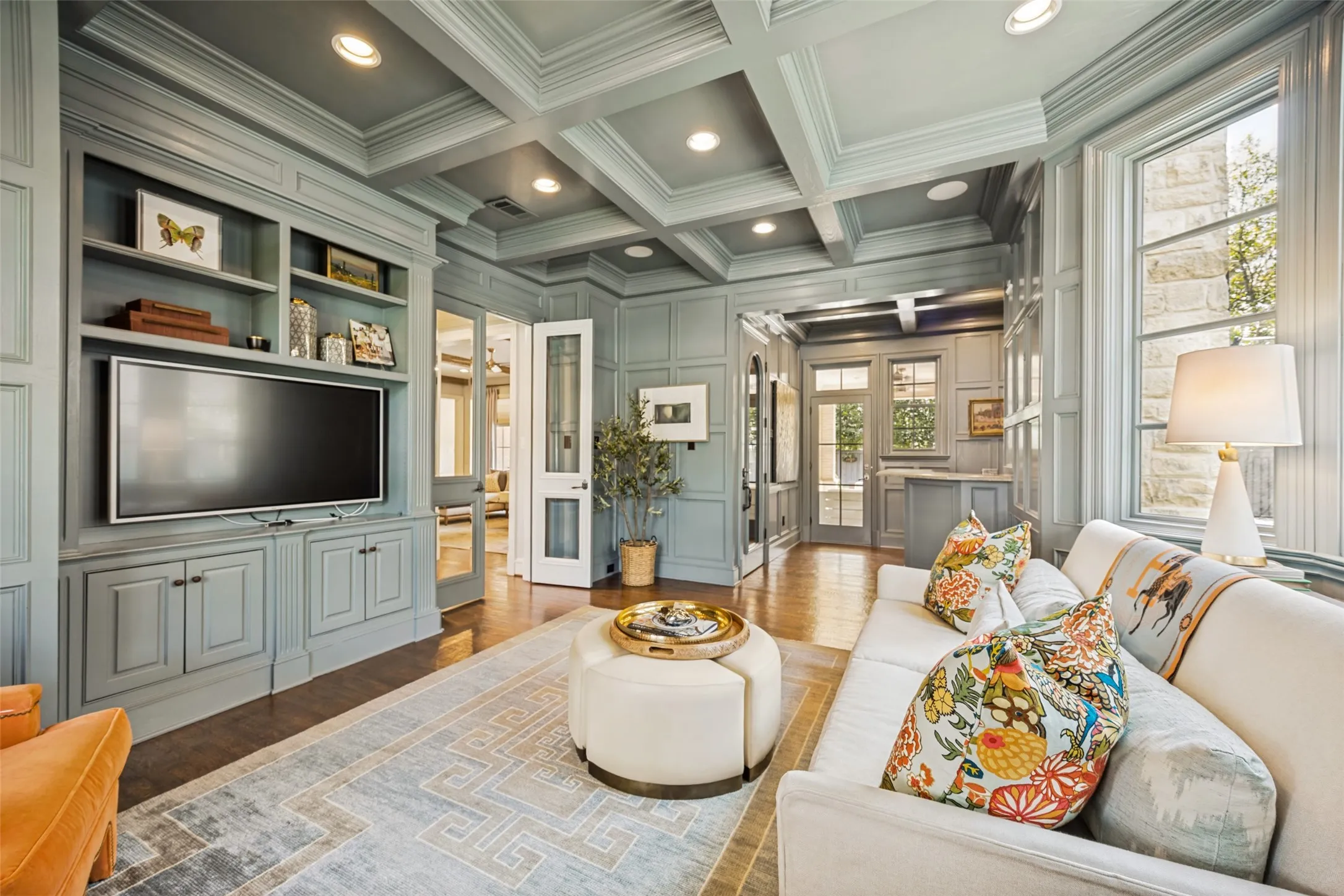 Single Family Residence For Rent in Dallas County , 2929 Stanford Avenue, University Park, Texas 75225, 5 Bedroom, 7 Bathroom, 2 Garage spaces, 5,987 Sqft, built in 1997, mls#21392299, Real Estate Agent in University Park, Homes For Rent in Dallas county, Homes For Rent in University Park, Realtor in University Park Texas, Real Estate Brokerage Independent Realty Texas, Luminita Cordes Realtor