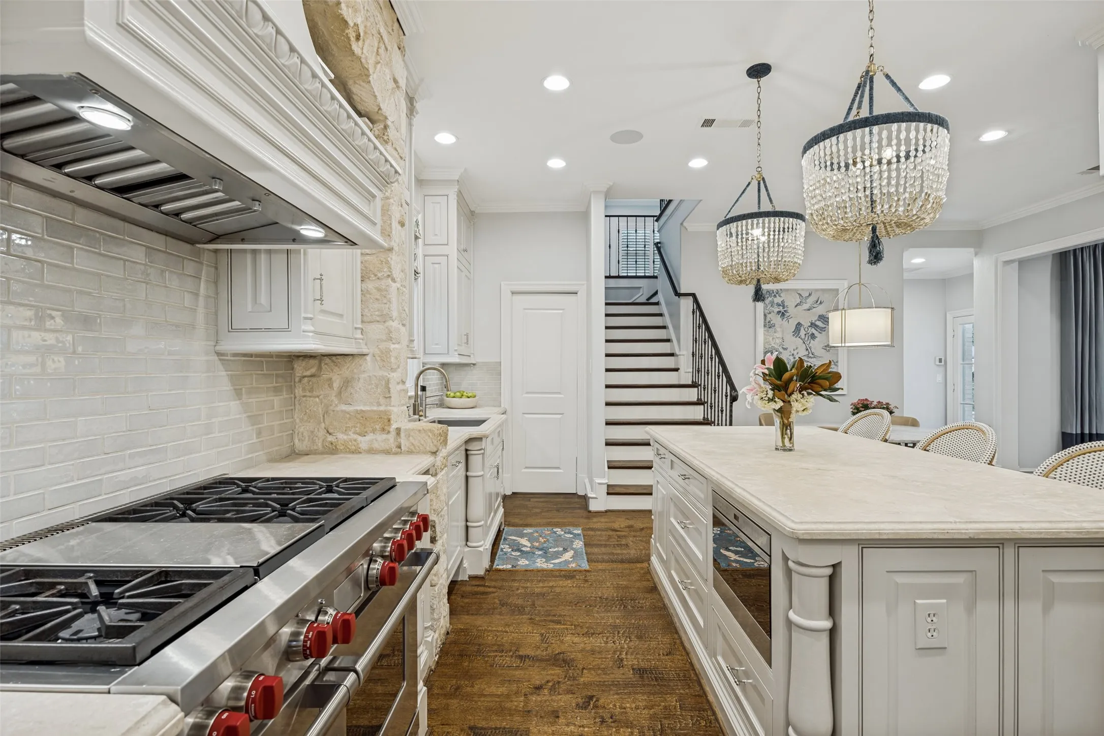 Single Family Residence For Rent in Dallas County , 2929 Stanford Avenue, University Park, Texas 75225, 5 Bedroom, 7 Bathroom, 2 Garage spaces, 5,987 Sqft, built in 1997, mls#21392299, Real Estate Agent in University Park, Homes For Rent in Dallas county, Homes For Rent in University Park, Realtor in University Park Texas, Real Estate Brokerage Independent Realty Texas, Luminita Cordes Realtor