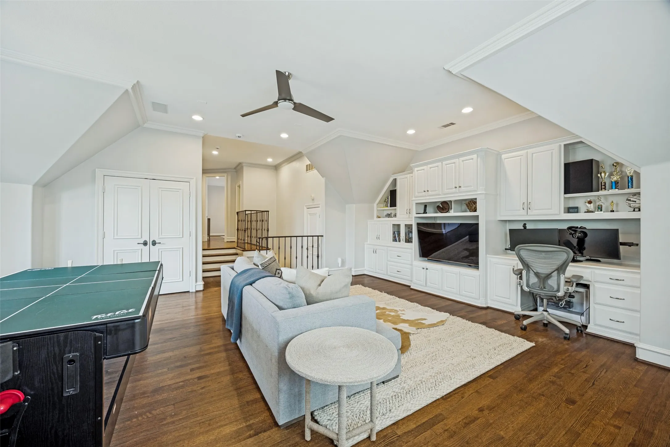 Single Family Residence For Rent in Dallas County , 2929 Stanford Avenue, University Park, Texas 75225, 5 Bedroom, 7 Bathroom, 2 Garage spaces, 5,987 Sqft, built in 1997, mls#21392299, Real Estate Agent in University Park, Homes For Rent in Dallas county, Homes For Rent in University Park, Realtor in University Park Texas, Real Estate Brokerage Independent Realty Texas, Luminita Cordes Realtor