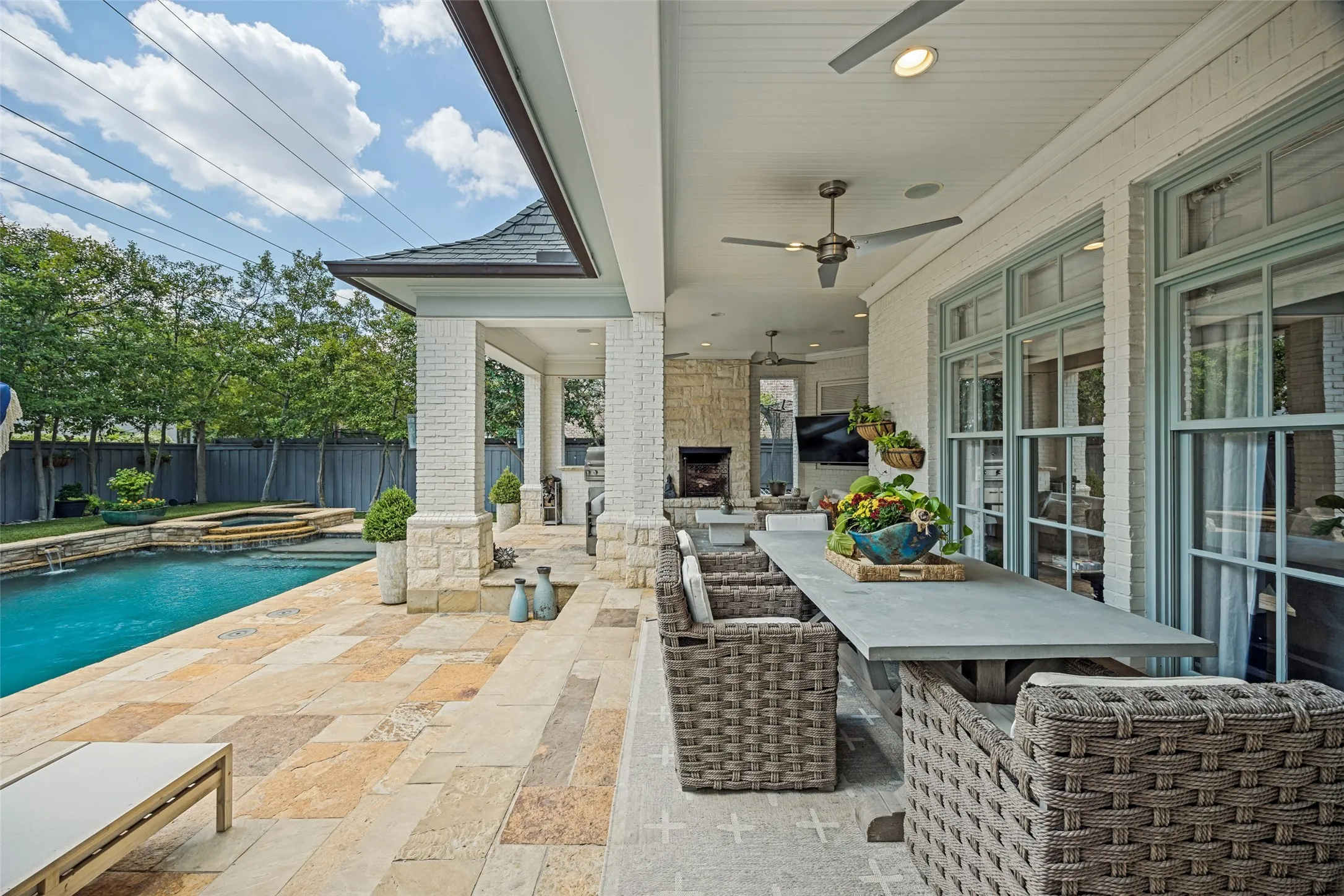 Single Family Residence For Rent in Dallas County , 2929 Stanford Avenue, University Park, Texas 75225, 5 Bedroom, 7 Bathroom, 2 Garage spaces, 5,987 Sqft, built in 1997, mls#21392299, Real Estate Agent in University Park, Homes For Rent in Dallas county, Homes For Rent in University Park, Realtor in University Park Texas, Real Estate Brokerage Independent Realty Texas, Luminita Cordes Realtor