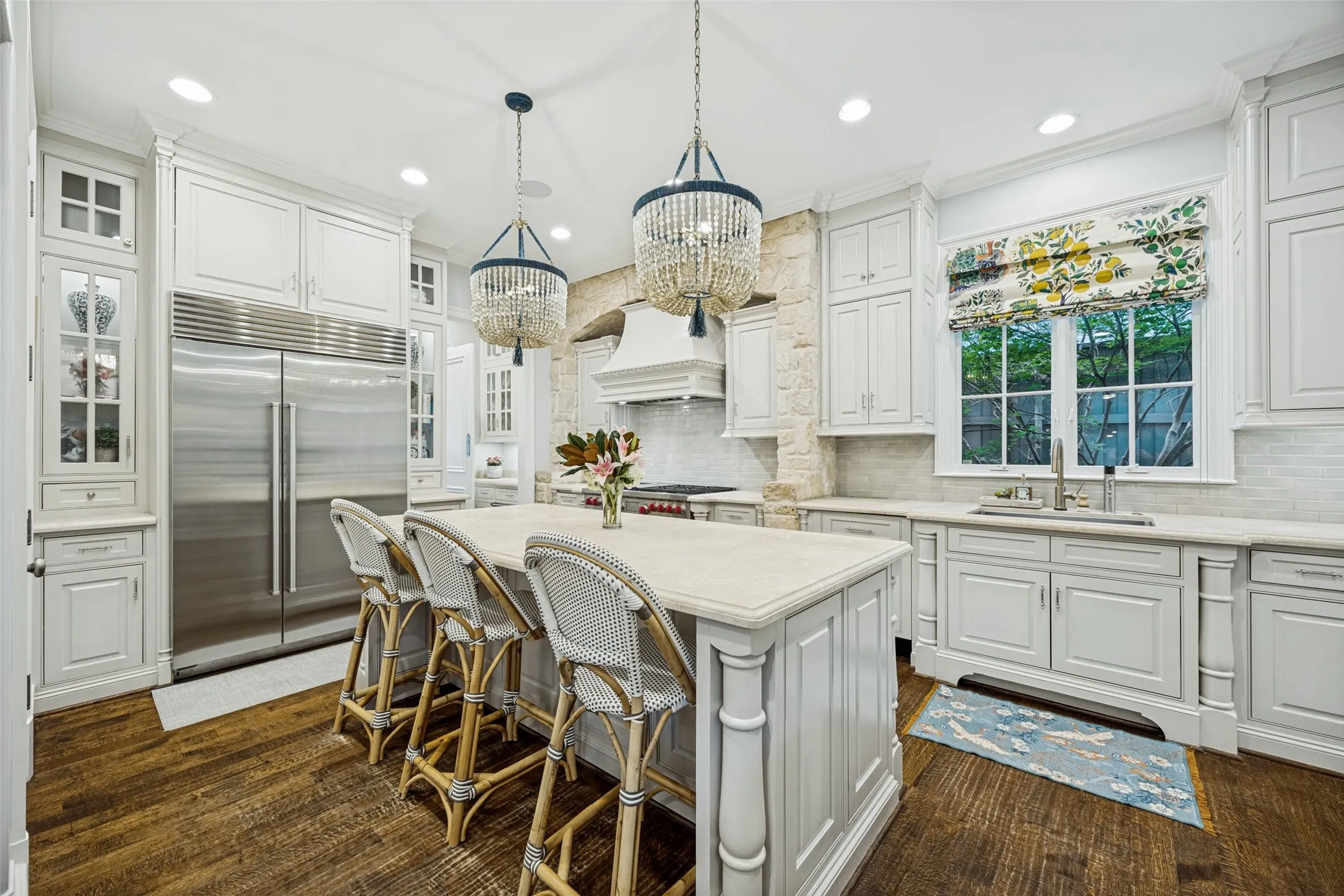 Single Family Residence For Rent in Dallas County , 2929 Stanford Avenue, University Park, Texas 75225, 5 Bedroom, 7 Bathroom, 2 Garage spaces, 5,987 Sqft, built in 1997, mls#21392299, Real Estate Agent in University Park, Homes For Rent in Dallas county, Homes For Rent in University Park, Realtor in University Park Texas, Real Estate Brokerage Independent Realty Texas, Luminita Cordes Realtor