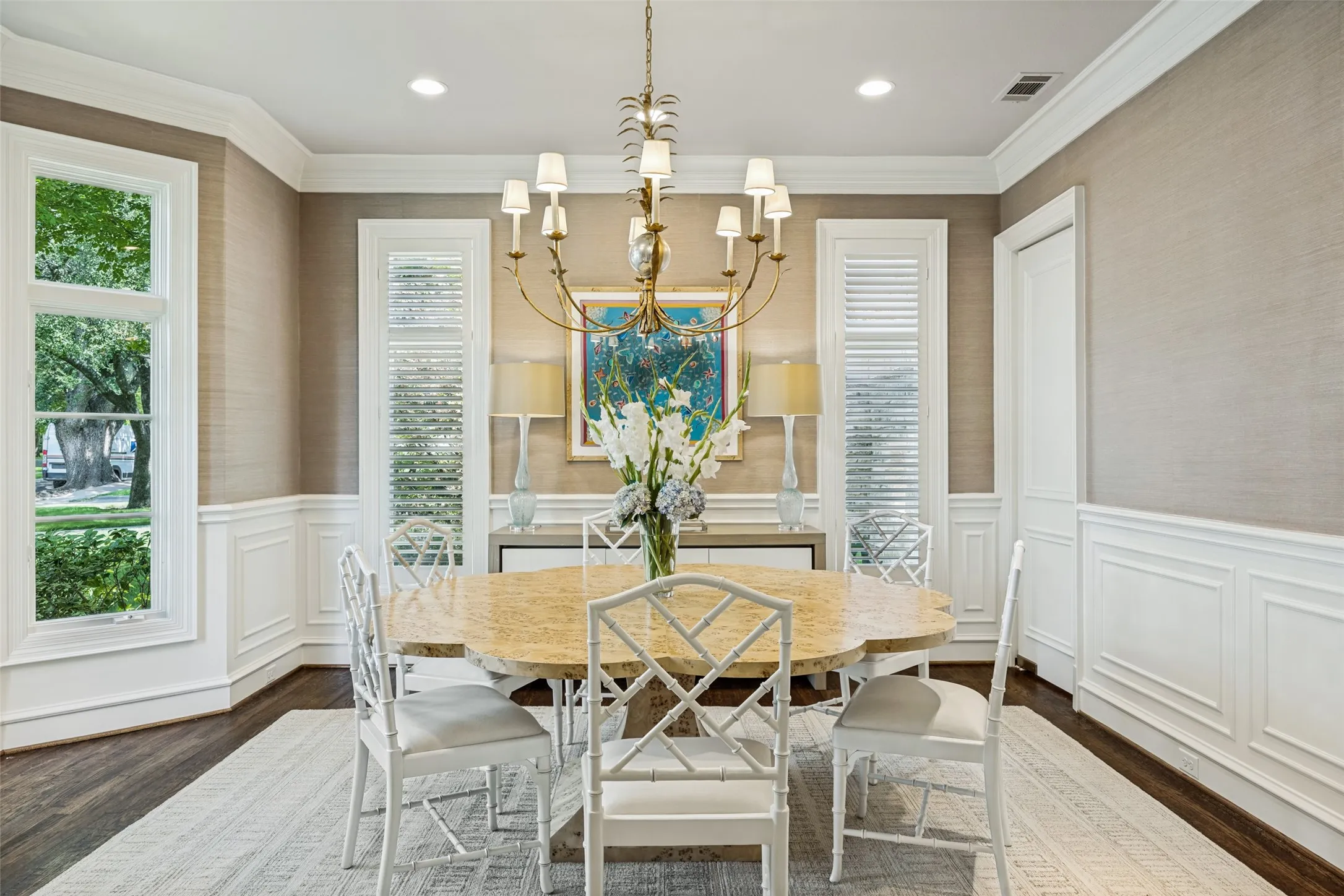 Single Family Residence For Rent in Dallas County , 2929 Stanford Avenue, University Park, Texas 75225, 5 Bedroom, 7 Bathroom, 2 Garage spaces, 5,987 Sqft, built in 1997, mls#21392299, Real Estate Agent in University Park, Homes For Rent in Dallas county, Homes For Rent in University Park, Realtor in University Park Texas, Real Estate Brokerage Independent Realty Texas, Luminita Cordes Realtor