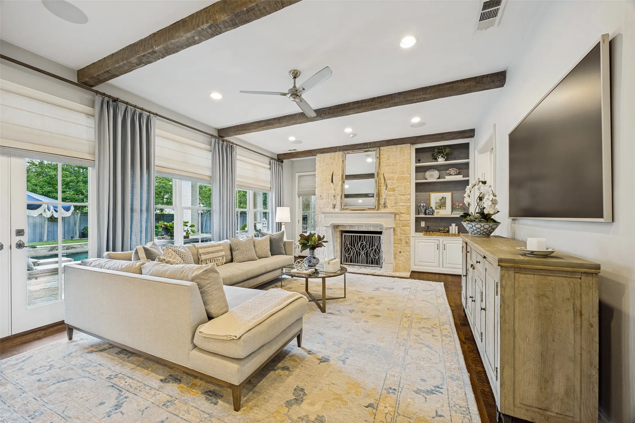 Single Family Residence For Rent in Dallas County , 2929 Stanford Avenue, University Park, Texas 75225, 5 Bedroom, 7 Bathroom, 2 Garage spaces, 5,987 Sqft, built in 1997, mls#21392299, Real Estate Agent in University Park, Homes For Rent in Dallas county, Homes For Rent in University Park, Realtor in University Park Texas, Real Estate Brokerage Independent Realty Texas, Luminita Cordes Realtor
