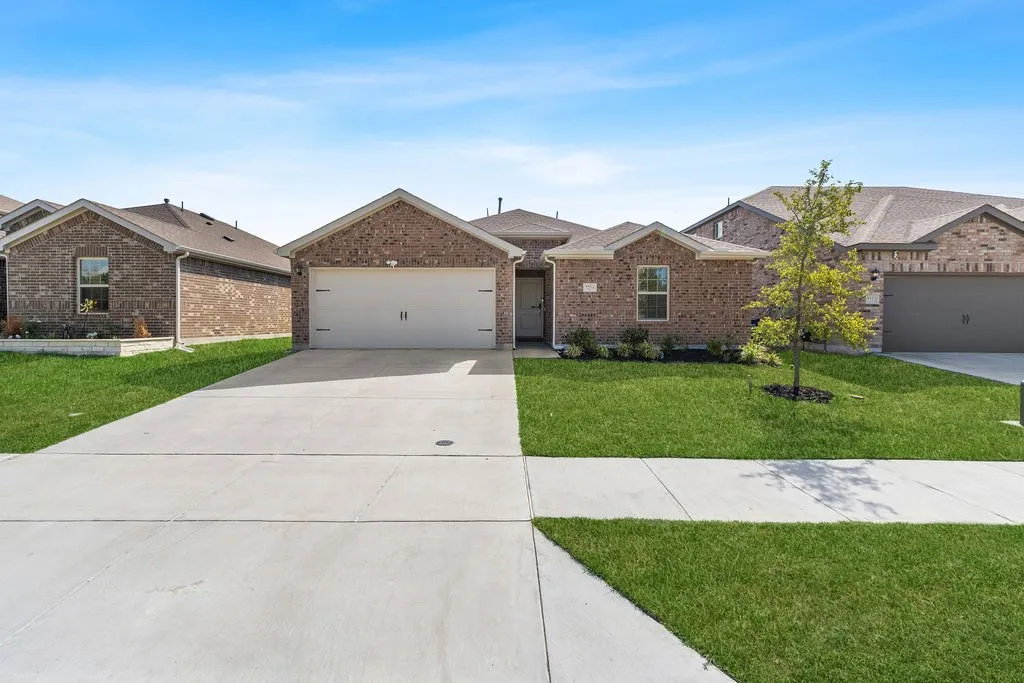 Single Family Residence For Rent in Collin County , 7216 Seton Place, Mc Kinney, Texas 75071, 3 Bedroom, 2 Bathroom, 2 Garage spaces, 1,480 Sqft, built in 2024, mls#21392316, Real Estate Agent in Mc Kinney, Homes For Rent in Collin county, Homes For Rent in Mc Kinney, Realtor in Mc Kinney Texas, Real Estate Brokerage Independent Realty Texas, Luminita Cordes Realtor