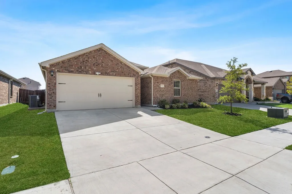 Single Family Residence For Rent in Collin County , 7216 Seton Place, Mc Kinney, Texas 75071, 3 Bedroom, 2 Bathroom, 2 Garage spaces, 1,480 Sqft, built in 2024, mls#21392316, Real Estate Agent in Mc Kinney, Homes For Rent in Collin county, Homes For Rent in Mc Kinney, Realtor in Mc Kinney Texas, Real Estate Brokerage Independent Realty Texas, Luminita Cordes Realtor