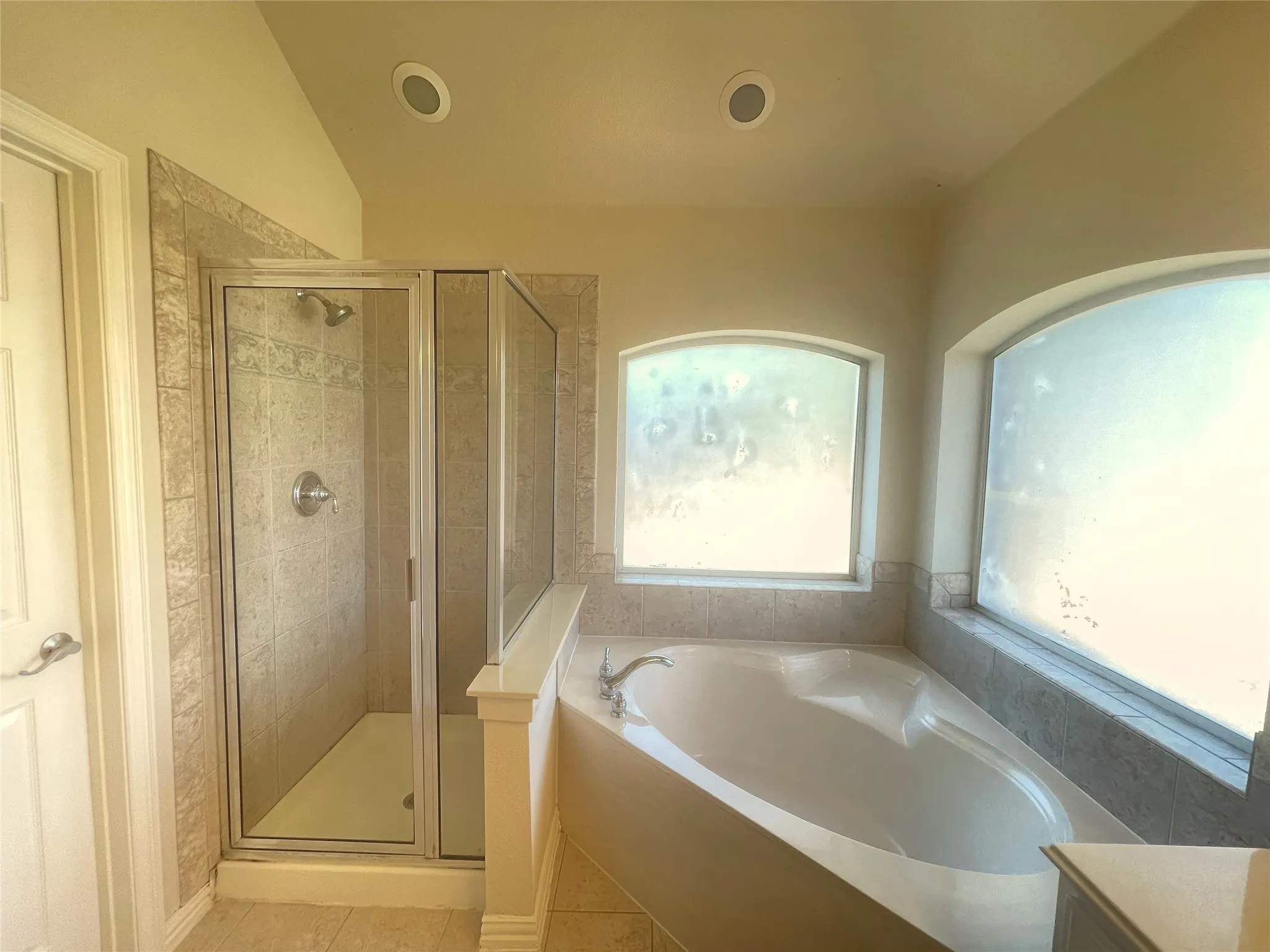 Single Family Residence For Rent in Tarrant County , 8664 Lariat Circle, Fort Worth, Texas 76244, 3 Bedroom, 2 Bathroom, 2 Garage spaces, 2,671 Sqft, built in 2002, mls#21392727, Real Estate Agent in Fort Worth, Homes For Rent in Tarrant county, Homes For Rent in Fort Worth, Realtor in Fort Worth Texas, Real Estate Brokerage Independent Realty Texas, Luminita Cordes Realtor