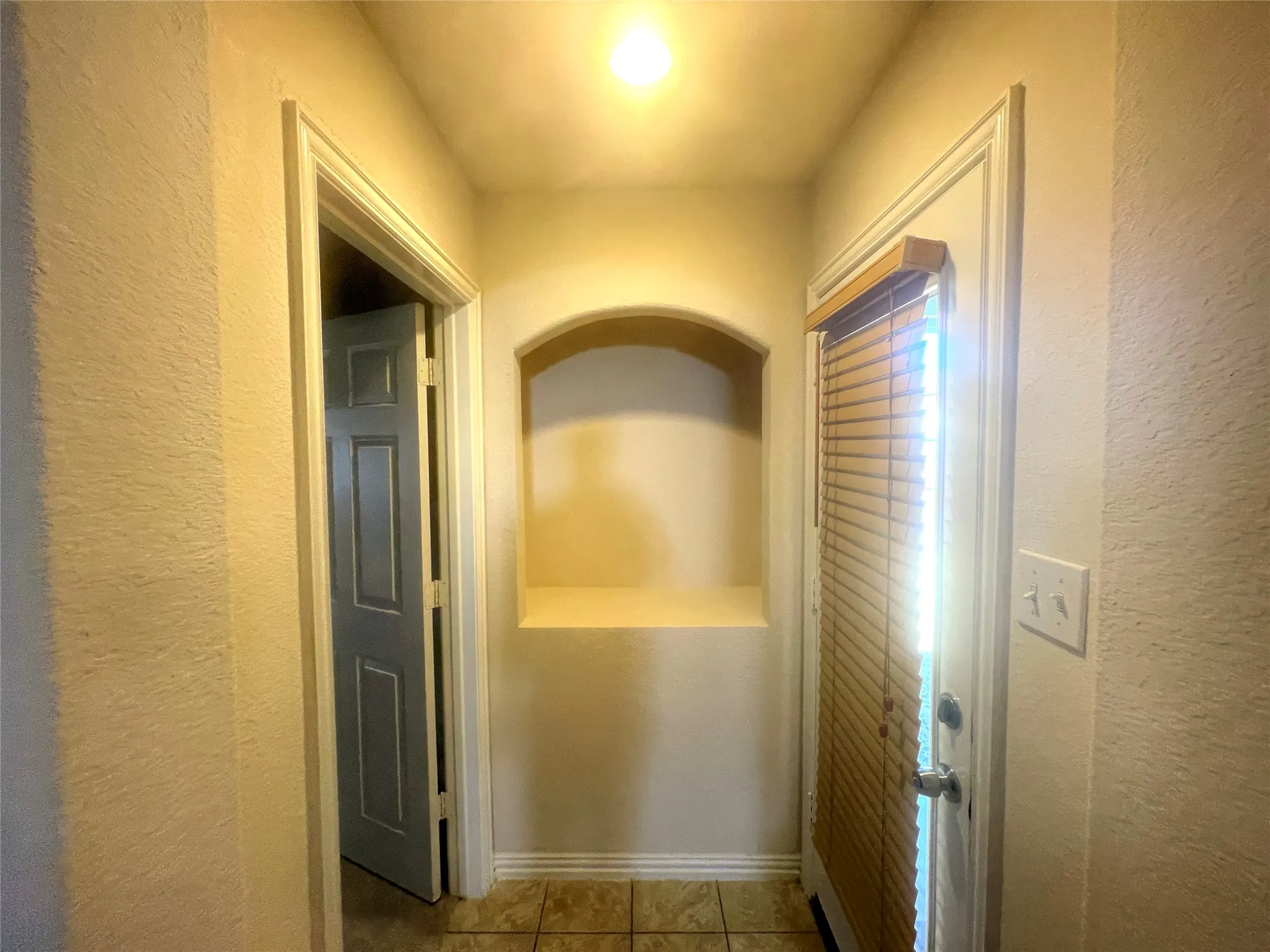 Single Family Residence For Rent in Tarrant County , 8664 Lariat Circle, Fort Worth, Texas 76244, 3 Bedroom, 2 Bathroom, 2 Garage spaces, 2,671 Sqft, built in 2002, mls#21392727, Real Estate Agent in Fort Worth, Homes For Rent in Tarrant county, Homes For Rent in Fort Worth, Realtor in Fort Worth Texas, Real Estate Brokerage Independent Realty Texas, Luminita Cordes Realtor