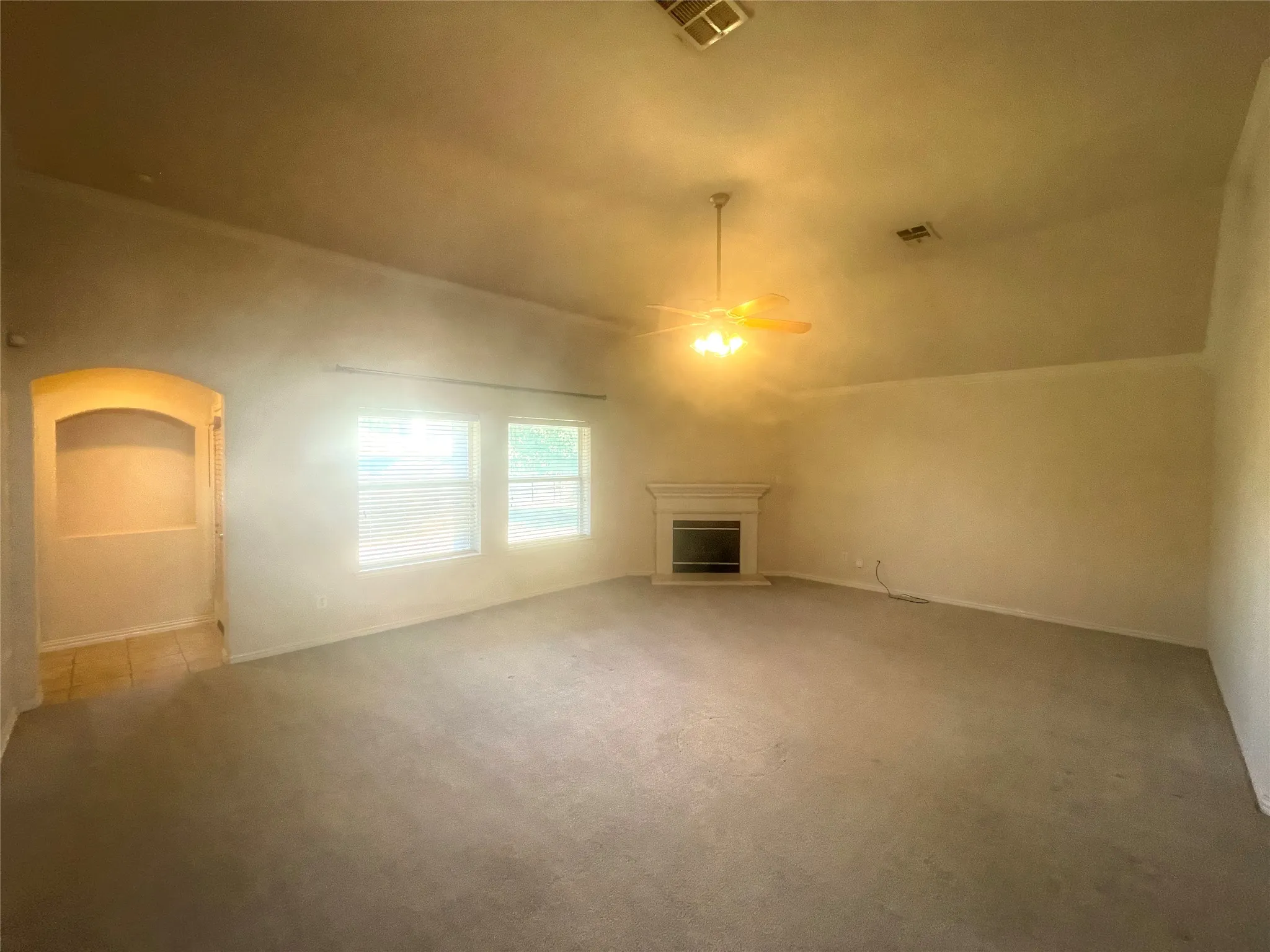 Single Family Residence For Rent in Tarrant County , 8664 Lariat Circle, Fort Worth, Texas 76244, 3 Bedroom, 2 Bathroom, 2 Garage spaces, 2,671 Sqft, built in 2002, mls#21392727, Real Estate Agent in Fort Worth, Homes For Rent in Tarrant county, Homes For Rent in Fort Worth, Realtor in Fort Worth Texas, Real Estate Brokerage Independent Realty Texas, Luminita Cordes Realtor