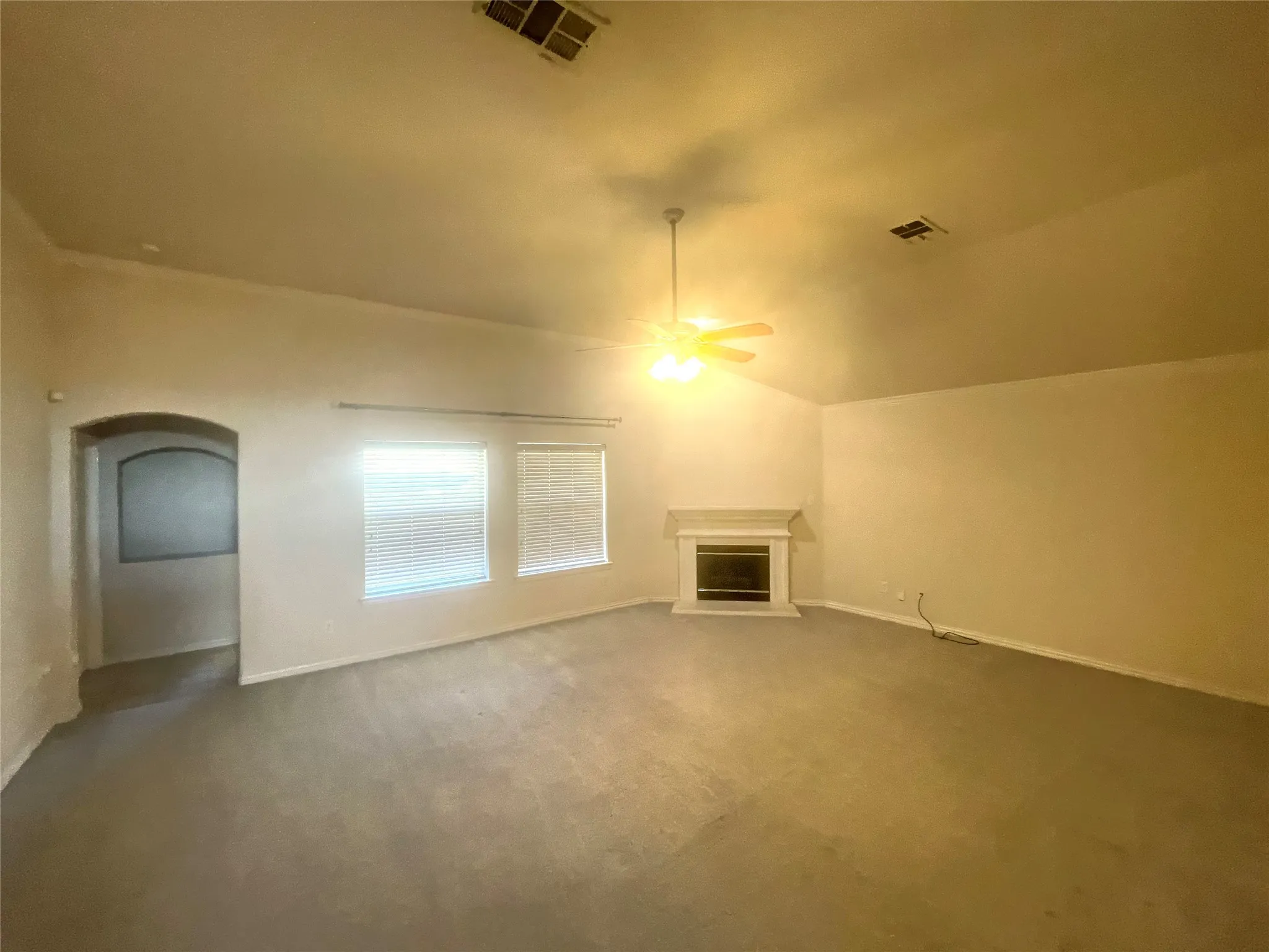 Single Family Residence For Rent in Tarrant County , 8664 Lariat Circle, Fort Worth, Texas 76244, 3 Bedroom, 2 Bathroom, 2 Garage spaces, 2,671 Sqft, built in 2002, mls#21392727, Real Estate Agent in Fort Worth, Homes For Rent in Tarrant county, Homes For Rent in Fort Worth, Realtor in Fort Worth Texas, Real Estate Brokerage Independent Realty Texas, Luminita Cordes Realtor