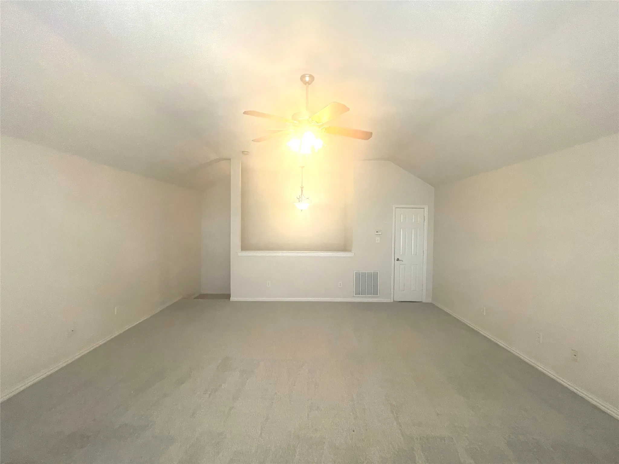 Single Family Residence For Rent in Tarrant County , 8664 Lariat Circle, Fort Worth, Texas 76244, 3 Bedroom, 2 Bathroom, 2 Garage spaces, 2,671 Sqft, built in 2002, mls#21392727, Real Estate Agent in Fort Worth, Homes For Rent in Tarrant county, Homes For Rent in Fort Worth, Realtor in Fort Worth Texas, Real Estate Brokerage Independent Realty Texas, Luminita Cordes Realtor