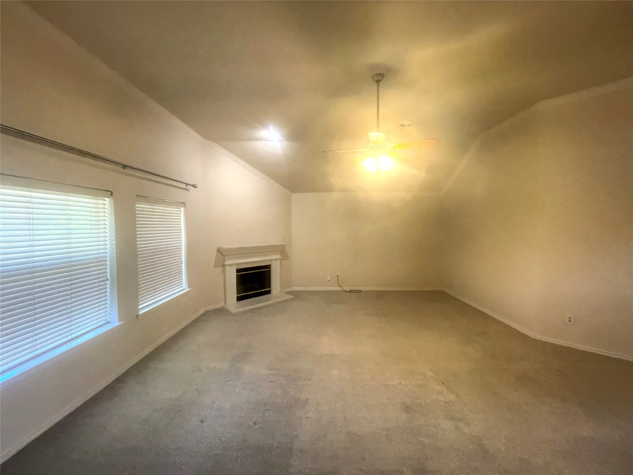 Single Family Residence For Rent in Tarrant County , 8664 Lariat Circle, Fort Worth, Texas 76244, 3 Bedroom, 2 Bathroom, 2 Garage spaces, 2,671 Sqft, built in 2002, mls#21392727, Real Estate Agent in Fort Worth, Homes For Rent in Tarrant county, Homes For Rent in Fort Worth, Realtor in Fort Worth Texas, Real Estate Brokerage Independent Realty Texas, Luminita Cordes Realtor