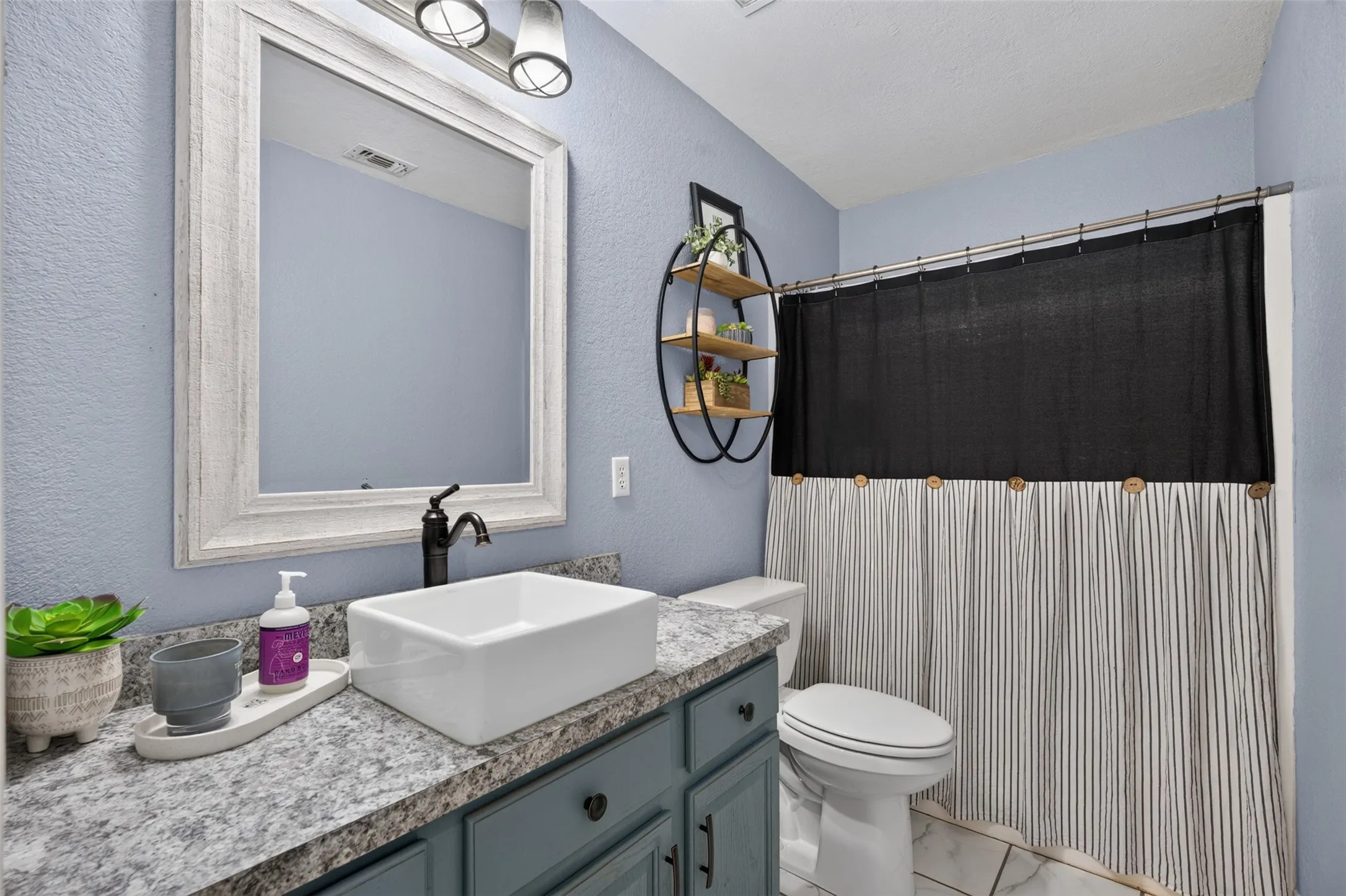 Single Family Residence For Sale in Johnson County , 1150 Marc Street, Burleson, Texas 76028, 3 Bedroom, 2 Bathroom, 2 Garage spaces, 1,662 Sqft, built in 1998, mls#21391495, Real Estate Agent in Burleson, Homes For Sale in Johnson county, Homes For Sale in Burleson, Realtor in Burleson Texas, Real Estate Brokerage Independent Realty Texas, Luminita Cordes Realtor