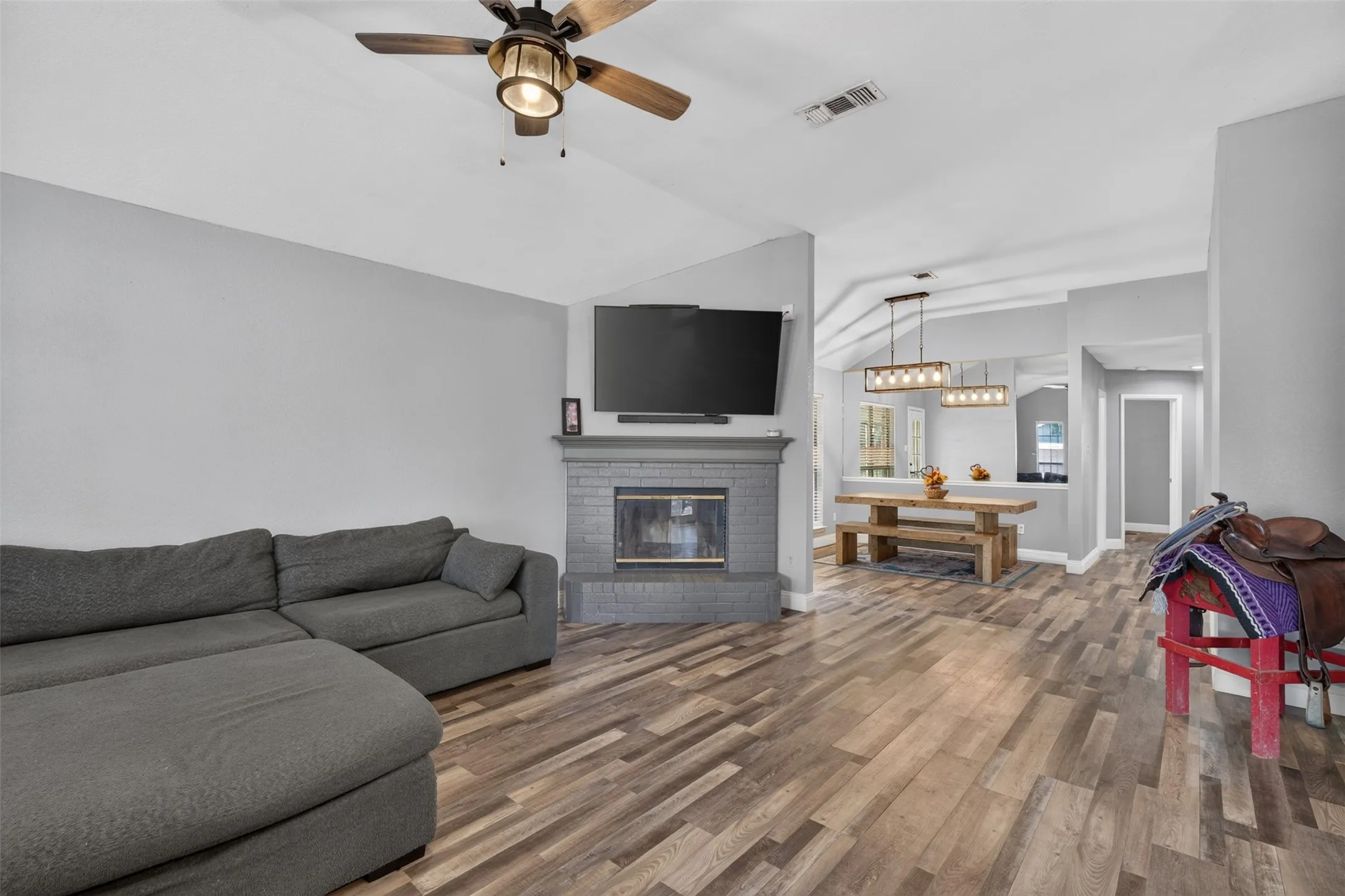 Single Family Residence For Sale in Johnson County , 1150 Marc Street, Burleson, Texas 76028, 3 Bedroom, 2 Bathroom, 2 Garage spaces, 1,662 Sqft, built in 1998, mls#21391495, Real Estate Agent in Burleson, Homes For Sale in Johnson county, Homes For Sale in Burleson, Realtor in Burleson Texas, Real Estate Brokerage Independent Realty Texas, Luminita Cordes Realtor