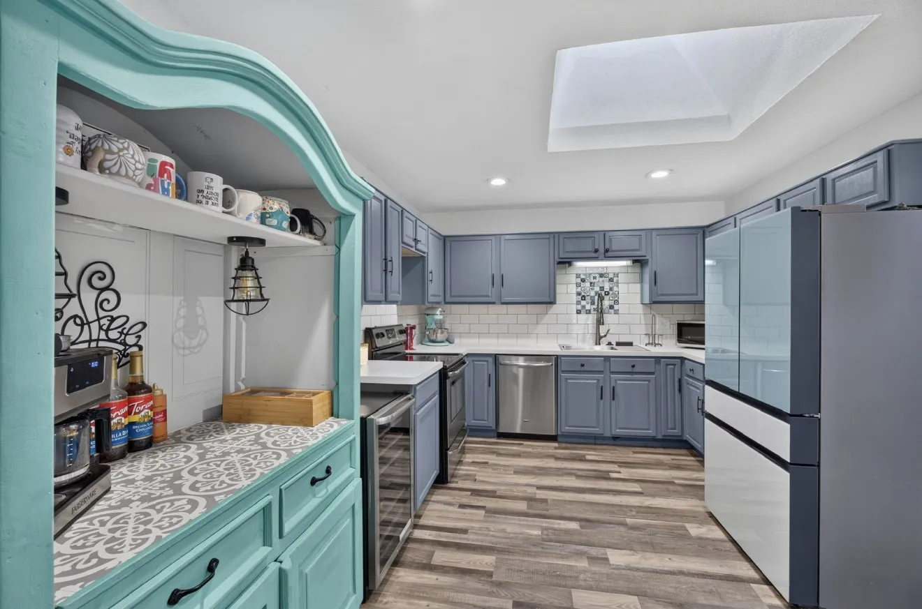 Single Family Residence For Sale in Johnson County , 1150 Marc Street, Burleson, Texas 76028, 3 Bedroom, 2 Bathroom, 2 Garage spaces, 1,662 Sqft, built in 1998, mls#21391495, Real Estate Agent in Burleson, Homes For Sale in Johnson county, Homes For Sale in Burleson, Realtor in Burleson Texas, Real Estate Brokerage Independent Realty Texas, Luminita Cordes Realtor