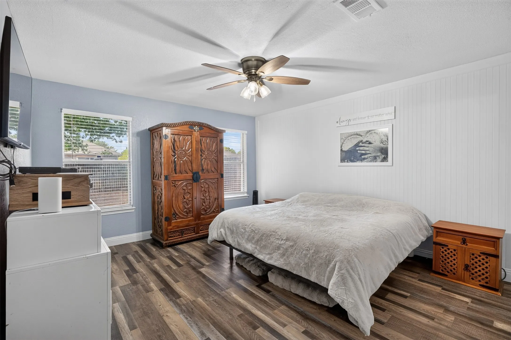 Single Family Residence For Sale in Johnson County , 1150 Marc Street, Burleson, Texas 76028, 3 Bedroom, 2 Bathroom, 2 Garage spaces, 1,662 Sqft, built in 1998, mls#21391495, Real Estate Agent in Burleson, Homes For Sale in Johnson county, Homes For Sale in Burleson, Realtor in Burleson Texas, Real Estate Brokerage Independent Realty Texas, Luminita Cordes Realtor