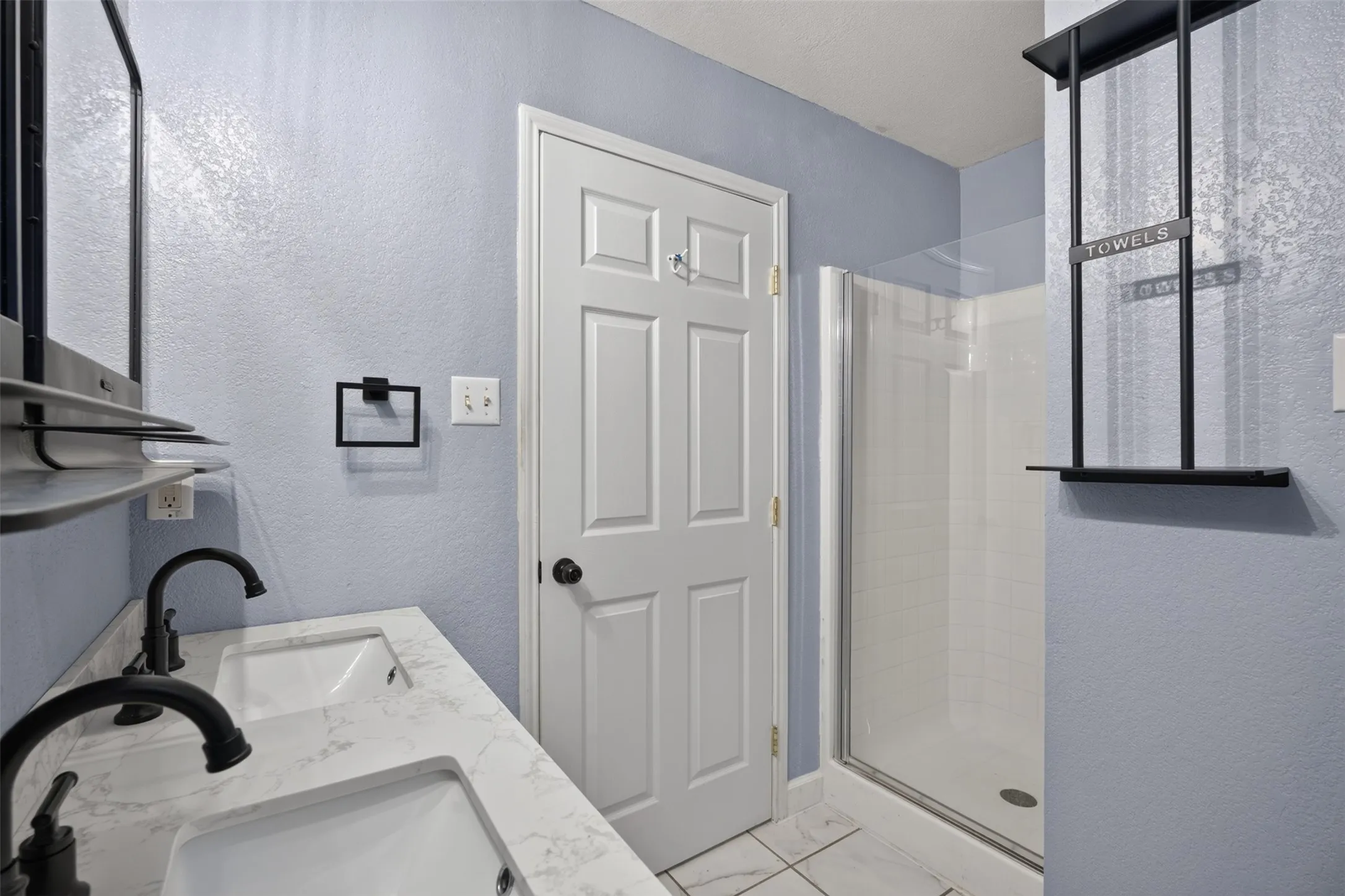 Single Family Residence For Sale in Johnson County , 1150 Marc Street, Burleson, Texas 76028, 3 Bedroom, 2 Bathroom, 2 Garage spaces, 1,662 Sqft, built in 1998, mls#21391495, Real Estate Agent in Burleson, Homes For Sale in Johnson county, Homes For Sale in Burleson, Realtor in Burleson Texas, Real Estate Brokerage Independent Realty Texas, Luminita Cordes Realtor