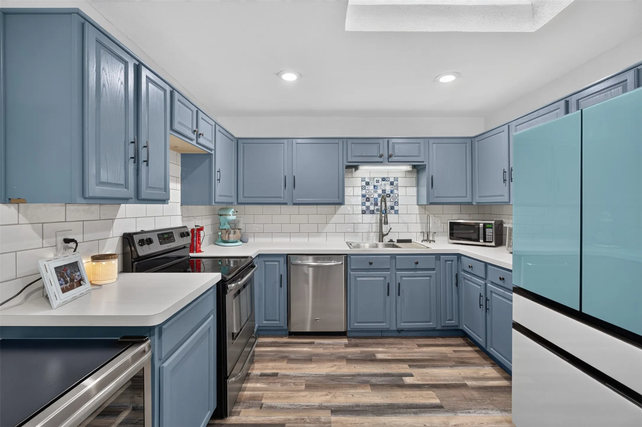 Single Family Residence For Sale in Johnson County , 1150 Marc Street, Burleson, Texas 76028, 3 Bedroom, 2 Bathroom, 2 Garage spaces, 1,662 Sqft, built in 1998, mls#21391495, Real Estate Agent in Burleson, Homes For Sale in Johnson county, Homes For Sale in Burleson, Realtor in Burleson Texas, Real Estate Brokerage Independent Realty Texas, Luminita Cordes Realtor
