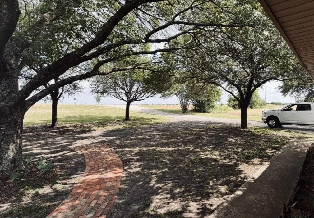 Single Family Residence For Sale in Mc Lennan County , 3517 W Moonlight Drive, Waco, Texas 76706, 3 Bedroom, 2 Bathroom, 2 Garage spaces, 1,657 Sqft, built in 1985, mls#21392719, Real Estate Agent in Waco, Homes For Sale in Mc Lennan county, Homes For Sale in Waco, Realtor in Waco Texas, Real Estate Brokerage Independent Realty Texas, Luminita Cordes Realtor