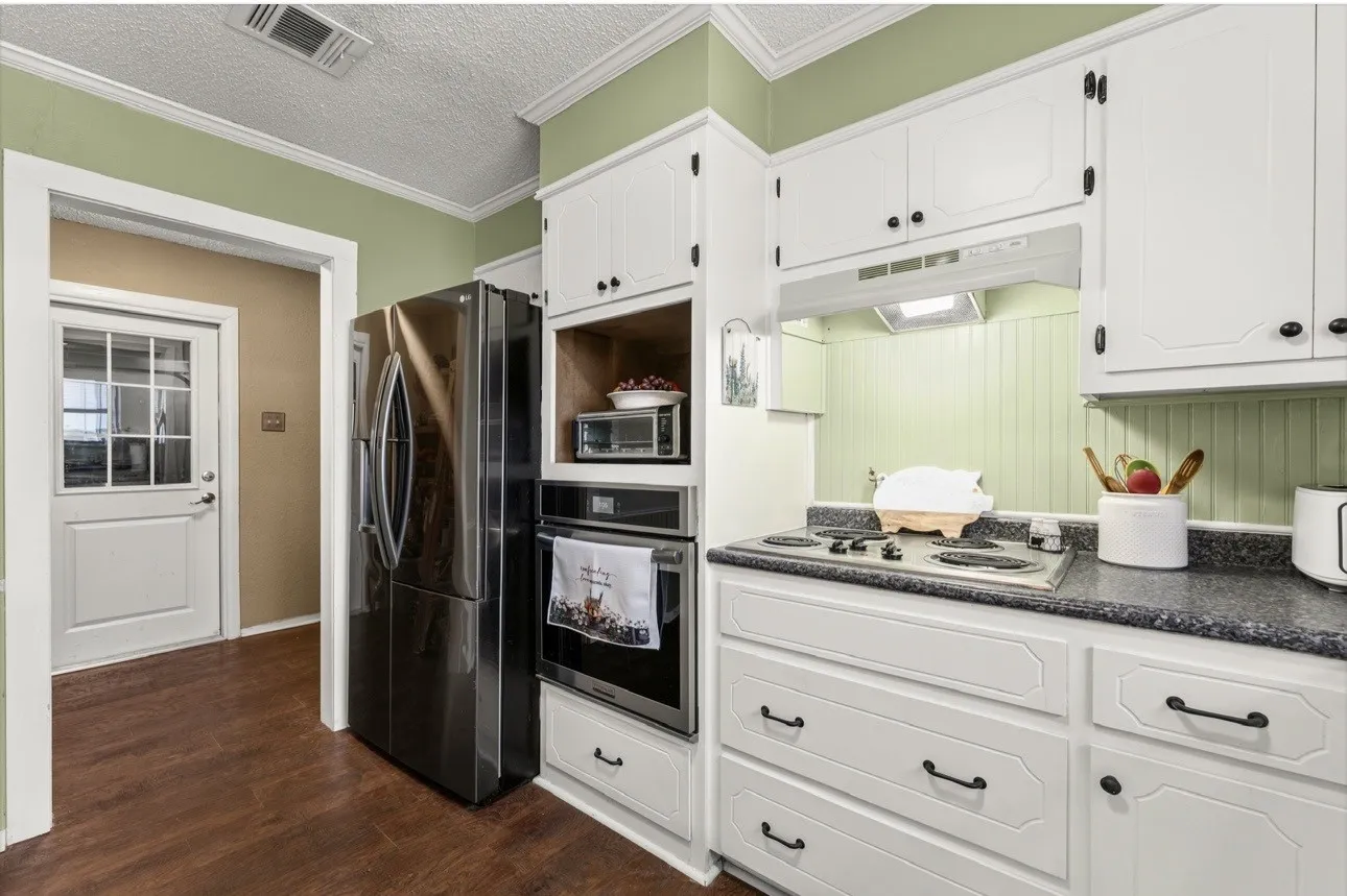 Single Family Residence For Sale in Mc Lennan County , 3517 W Moonlight Drive, Waco, Texas 76706, 3 Bedroom, 2 Bathroom, 2 Garage spaces, 1,657 Sqft, built in 1985, mls#21392719, Real Estate Agent in Waco, Homes For Sale in Mc Lennan county, Homes For Sale in Waco, Realtor in Waco Texas, Real Estate Brokerage Independent Realty Texas, Luminita Cordes Realtor