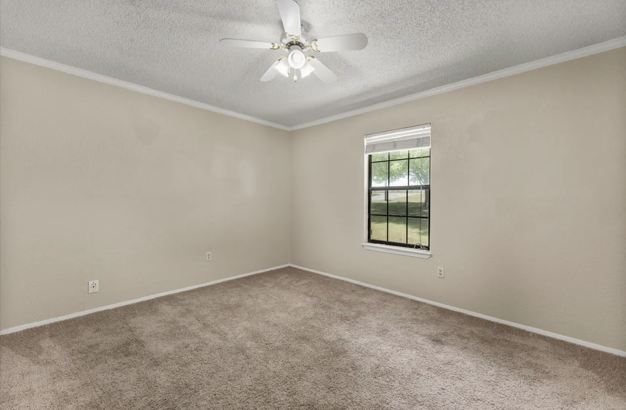 Single Family Residence For Sale in Mc Lennan County , 3517 W Moonlight Drive, Waco, Texas 76706, 3 Bedroom, 2 Bathroom, 2 Garage spaces, 1,657 Sqft, built in 1985, mls#21392719, Real Estate Agent in Waco, Homes For Sale in Mc Lennan county, Homes For Sale in Waco, Realtor in Waco Texas, Real Estate Brokerage Independent Realty Texas, Luminita Cordes Realtor