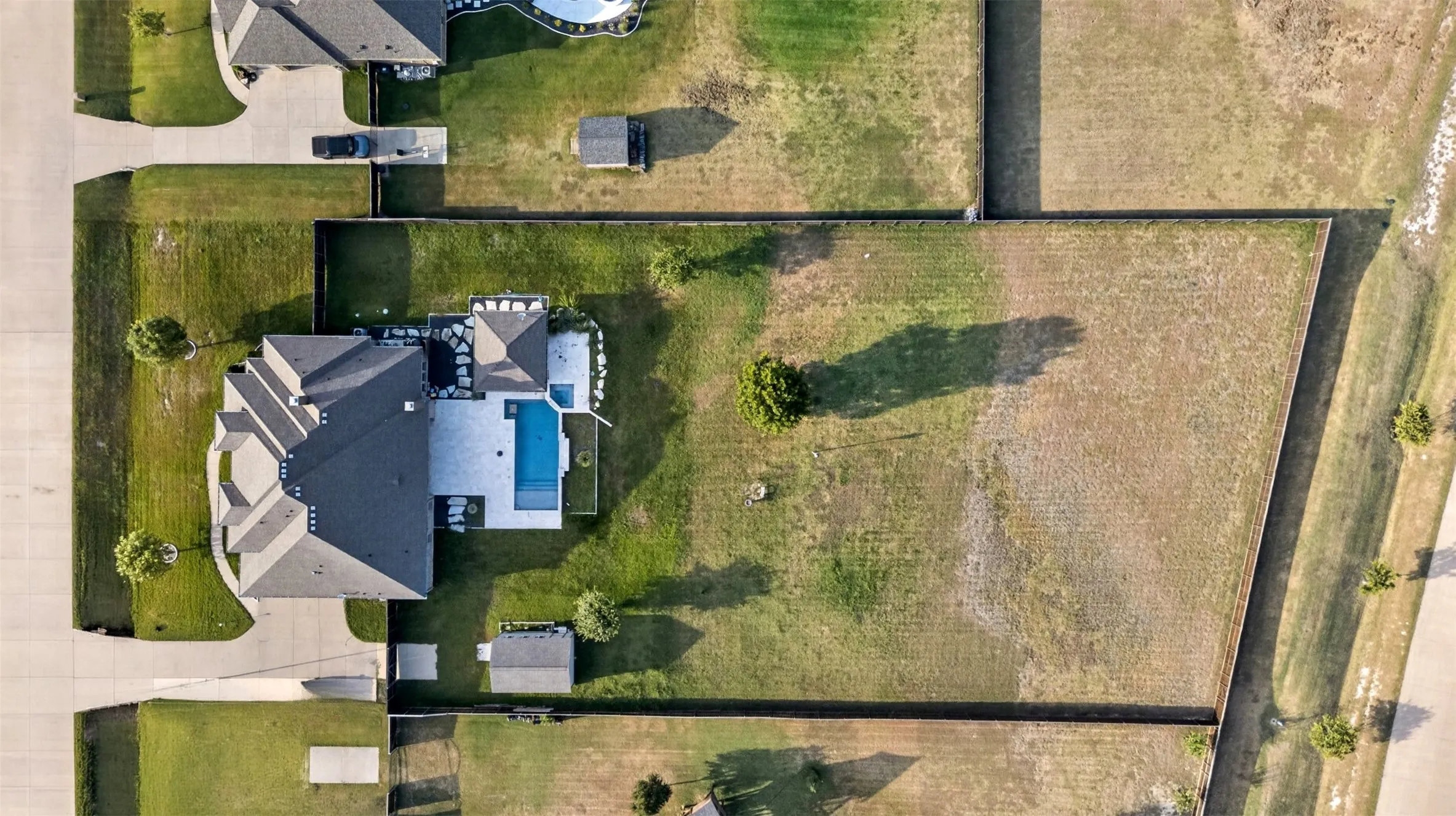 Single Family Residence For Sale in Ellis County , 6010 Limestone Lane, Midlothian, Texas 76065, 5 Bedroom, 4 Bathroom, 3 Garage spaces, 3,733 Sqft, built in 2016, mls#21374174, Real Estate Agent in Midlothian, Homes For Sale in Ellis county, Homes For Sale in Midlothian, Realtor in Midlothian Texas, Real Estate Brokerage Independent Realty Texas, Luminita Cordes Realtor