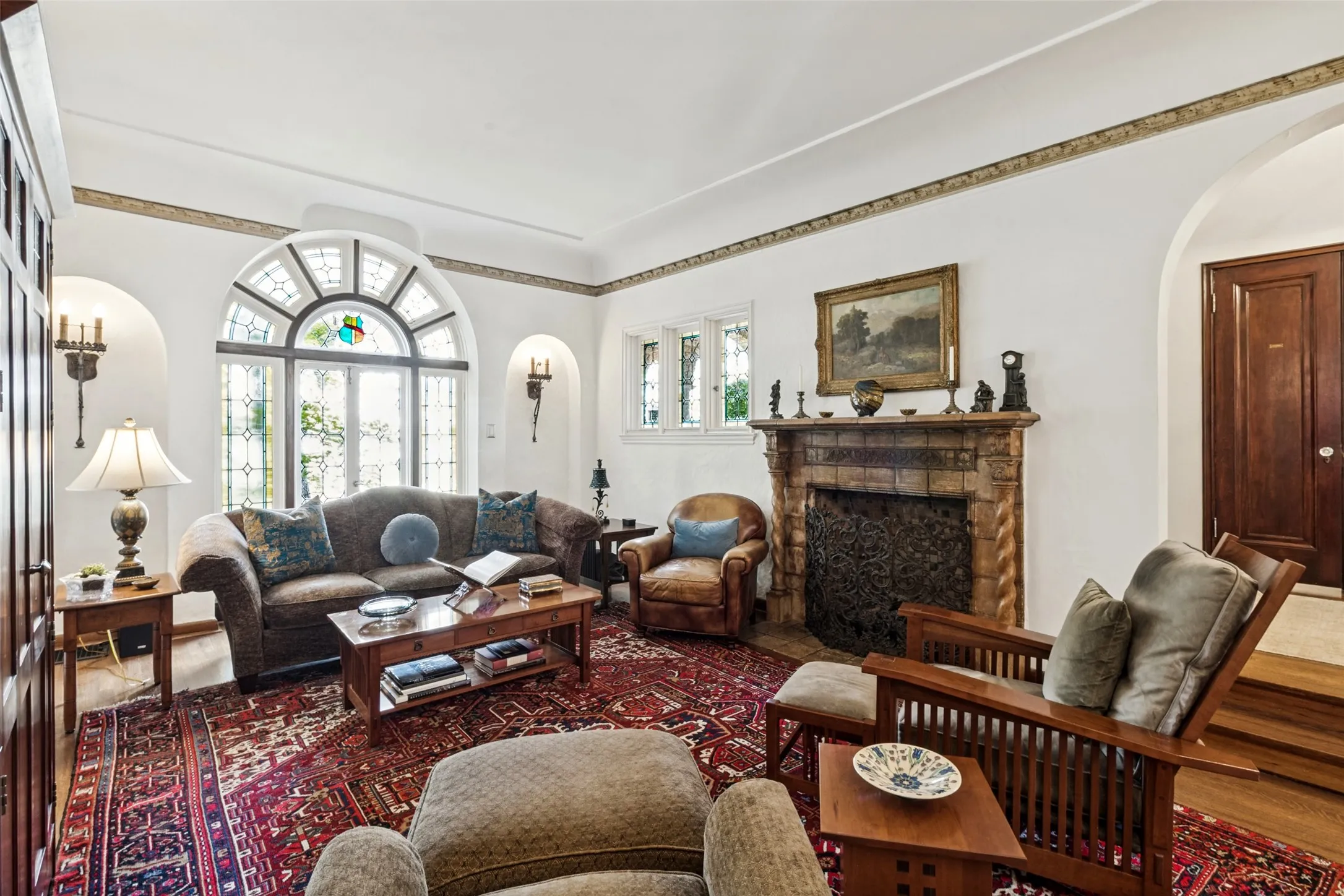 Single Family Residence For Sale in Dallas County , 6936 Lakeshore Drive, Dallas, Texas 75214, 3 Bedroom, 3 Bathroom, 2 Garage spaces, 2,318 Sqft, built in 1926, mls#21392134, Real Estate Agent in Dallas, Homes For Sale in Dallas county, Homes For Sale in Dallas, Realtor in Dallas Texas, Real Estate Brokerage Independent Realty Texas, Luminita Cordes Realtor