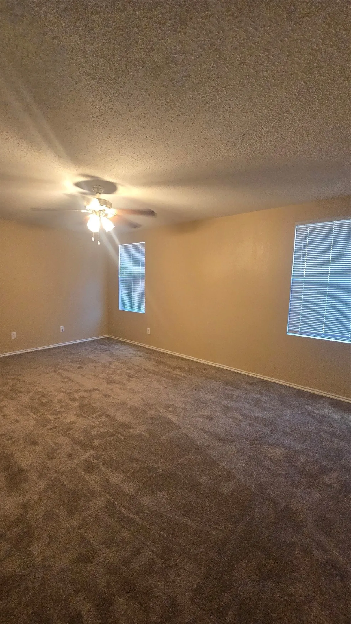 Single Family Residence For Sale in Tarrant County , 4016 German Pointer Way, Fort Worth, Texas 76123, 4 Bedroom, 2 Bathroom, 2 Garage spaces, 2,105 Sqft, built in 2005, mls#21392475, Real Estate Agent in Fort Worth, Homes For Sale in Tarrant county, Homes For Sale in Fort Worth, Realtor in Fort Worth Texas, Real Estate Brokerage Independent Realty Texas, Luminita Cordes Realtor