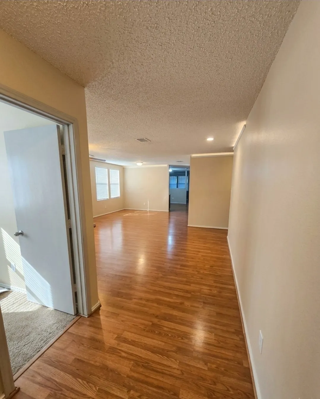 Single Family Residence For Sale in Tarrant County , 4016 German Pointer Way, Fort Worth, Texas 76123, 4 Bedroom, 2 Bathroom, 2 Garage spaces, 2,105 Sqft, built in 2005, mls#21392475, Real Estate Agent in Fort Worth, Homes For Sale in Tarrant county, Homes For Sale in Fort Worth, Realtor in Fort Worth Texas, Real Estate Brokerage Independent Realty Texas, Luminita Cordes Realtor