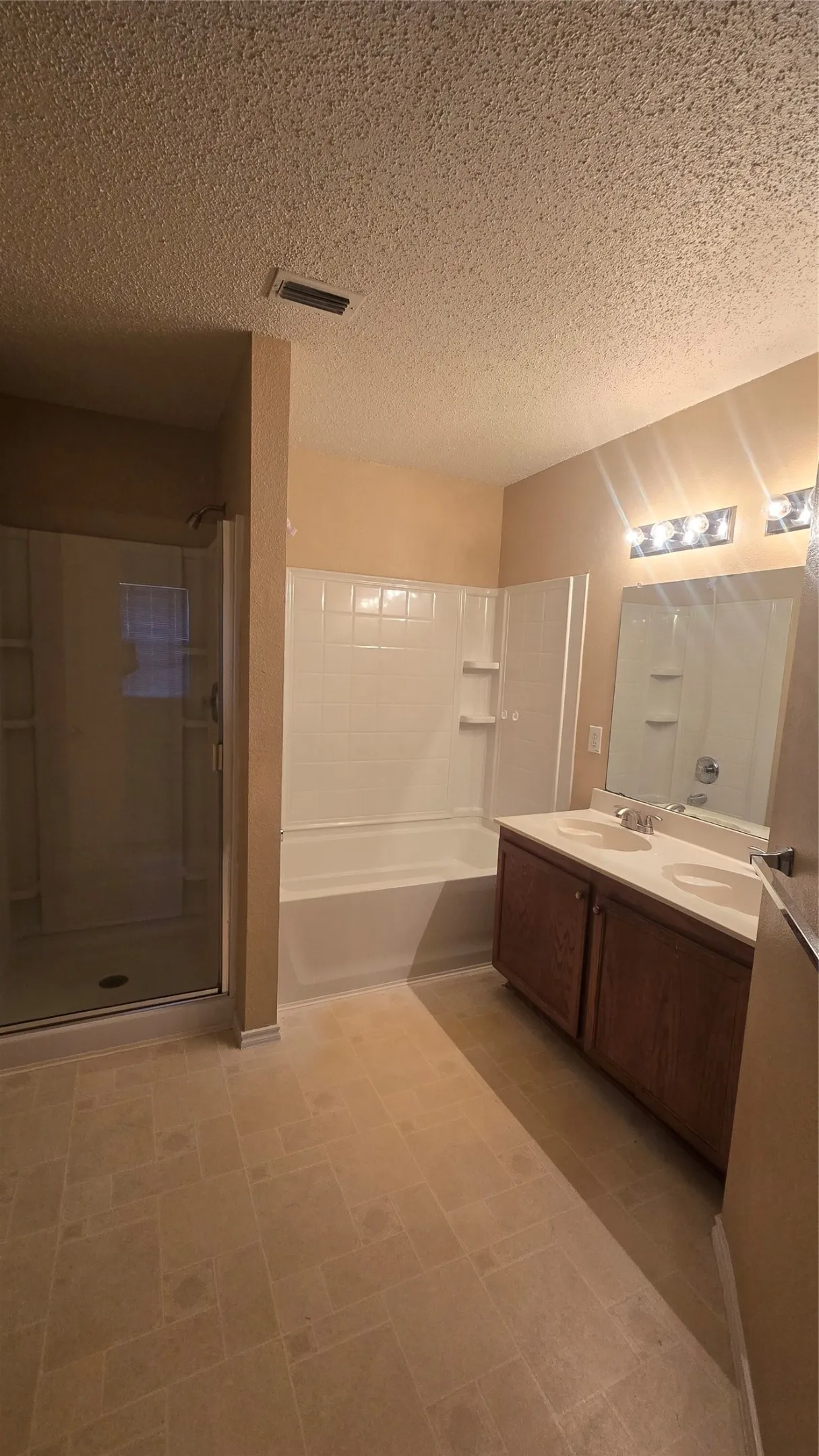Single Family Residence For Sale in Tarrant County , 4016 German Pointer Way, Fort Worth, Texas 76123, 4 Bedroom, 2 Bathroom, 2 Garage spaces, 2,105 Sqft, built in 2005, mls#21392475, Real Estate Agent in Fort Worth, Homes For Sale in Tarrant county, Homes For Sale in Fort Worth, Realtor in Fort Worth Texas, Real Estate Brokerage Independent Realty Texas, Luminita Cordes Realtor
