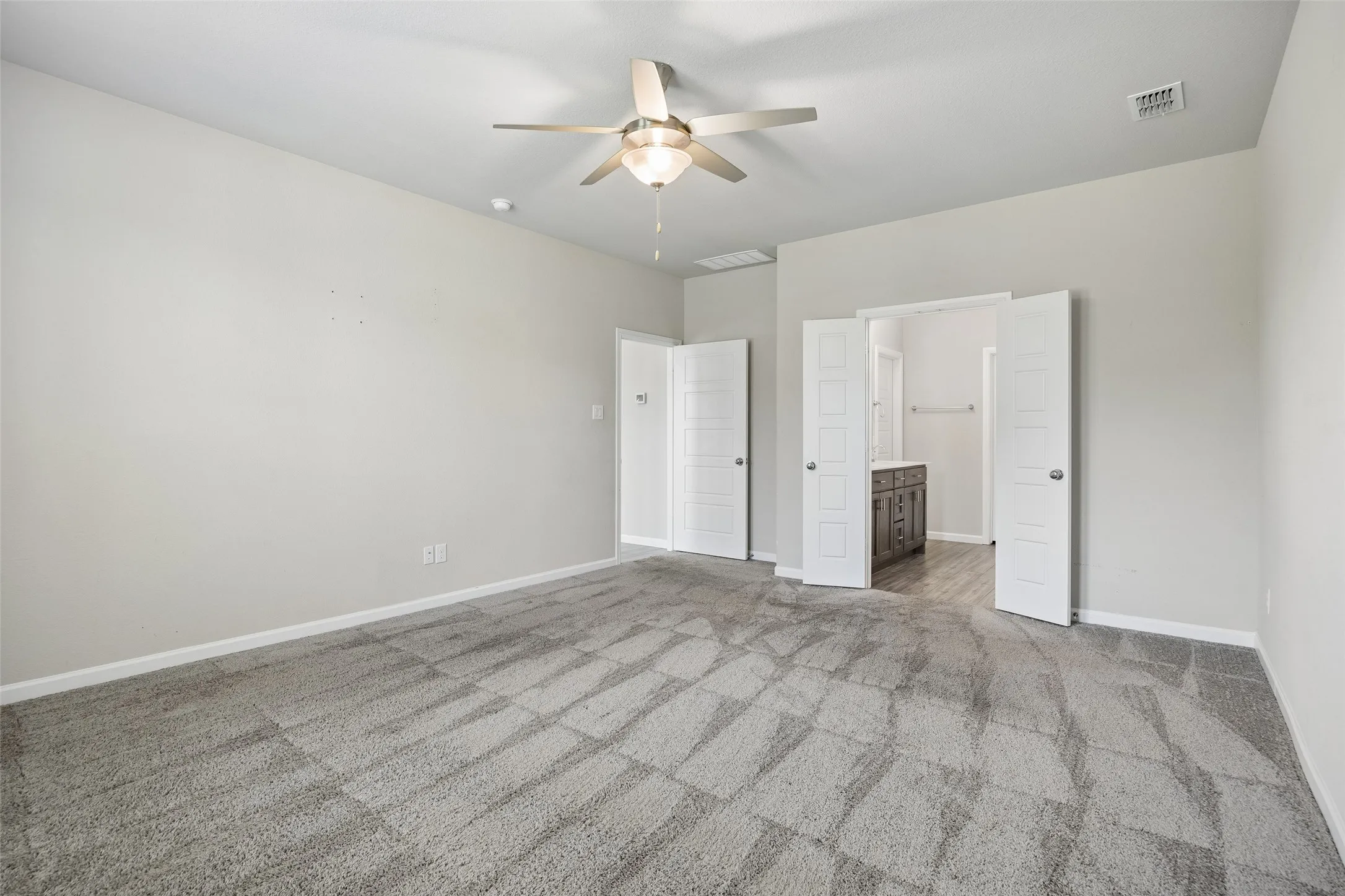 Single Family Residence For Rent in Ellis County , 4306 Lombardy Drive, Venus, Texas 76084, 5 Bedroom, 3 Bathroom, 2 Garage spaces, 2,891 Sqft, built in 2021, mls#21392672, Real Estate Agent in Venus, Homes For Rent in Ellis county, Homes For Rent in Venus, Realtor in Venus Texas, Real Estate Brokerage Independent Realty Texas, Luminita Cordes Realtor