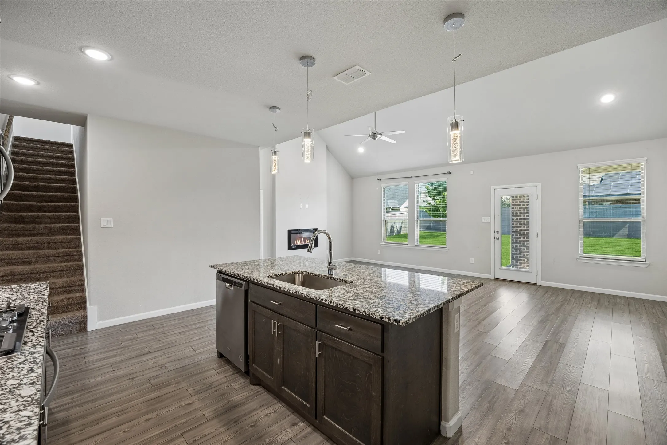 Single Family Residence For Rent in Ellis County , 4306 Lombardy Drive, Venus, Texas 76084, 5 Bedroom, 3 Bathroom, 2 Garage spaces, 2,891 Sqft, built in 2021, mls#21392672, Real Estate Agent in Venus, Homes For Rent in Ellis county, Homes For Rent in Venus, Realtor in Venus Texas, Real Estate Brokerage Independent Realty Texas, Luminita Cordes Realtor