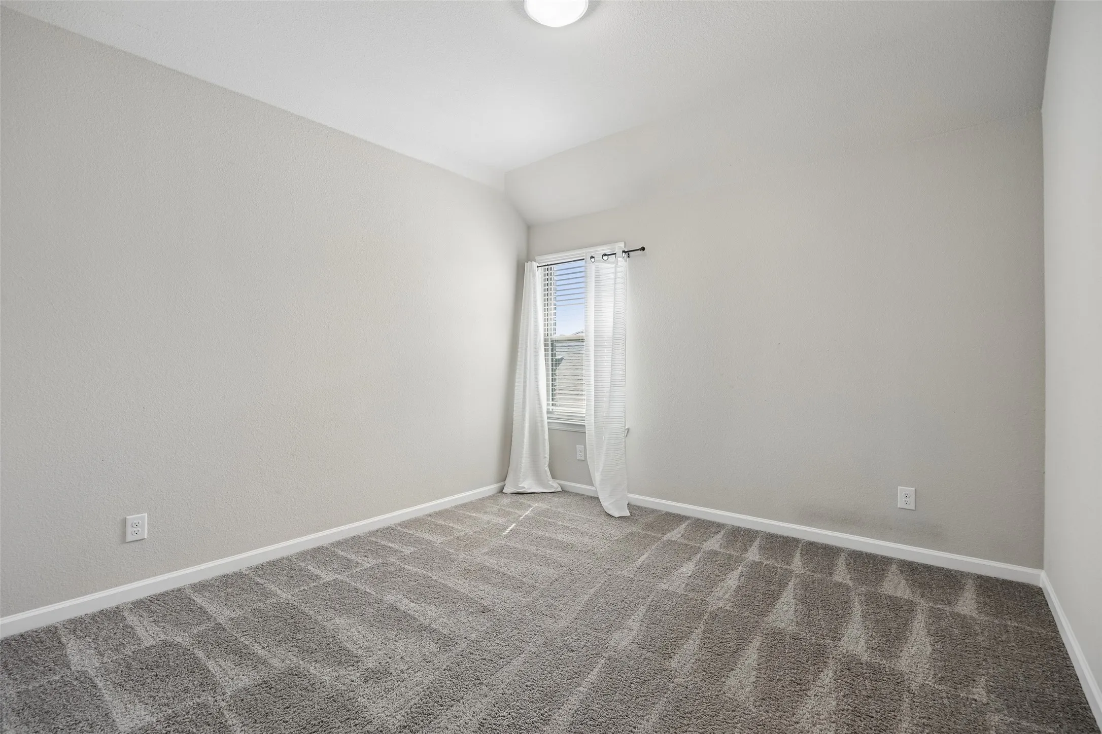 Single Family Residence For Rent in Ellis County , 4306 Lombardy Drive, Venus, Texas 76084, 5 Bedroom, 3 Bathroom, 2 Garage spaces, 2,891 Sqft, built in 2021, mls#21392672, Real Estate Agent in Venus, Homes For Rent in Ellis county, Homes For Rent in Venus, Realtor in Venus Texas, Real Estate Brokerage Independent Realty Texas, Luminita Cordes Realtor