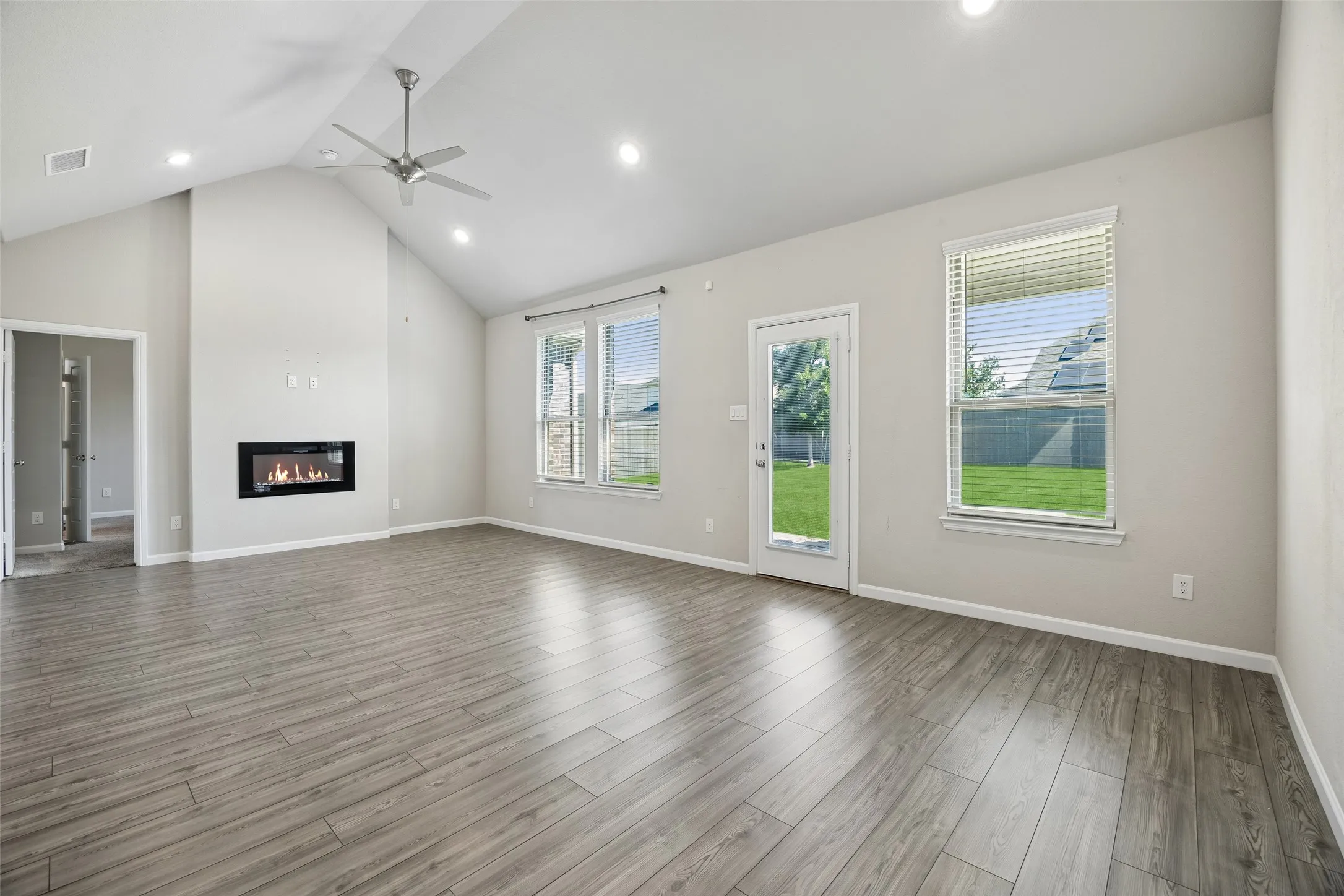 Single Family Residence For Rent in Ellis County , 4306 Lombardy Drive, Venus, Texas 76084, 5 Bedroom, 3 Bathroom, 2 Garage spaces, 2,891 Sqft, built in 2021, mls#21392672, Real Estate Agent in Venus, Homes For Rent in Ellis county, Homes For Rent in Venus, Realtor in Venus Texas, Real Estate Brokerage Independent Realty Texas, Luminita Cordes Realtor